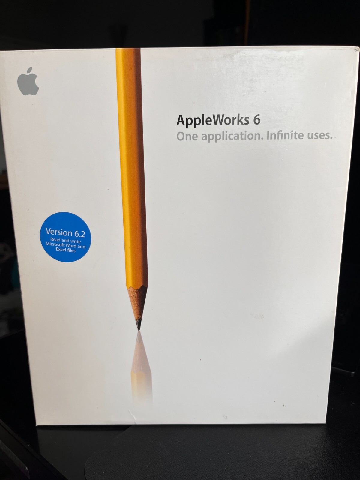 Apple AppleWorks 6  Retail Version 6.2- M9057Z/A