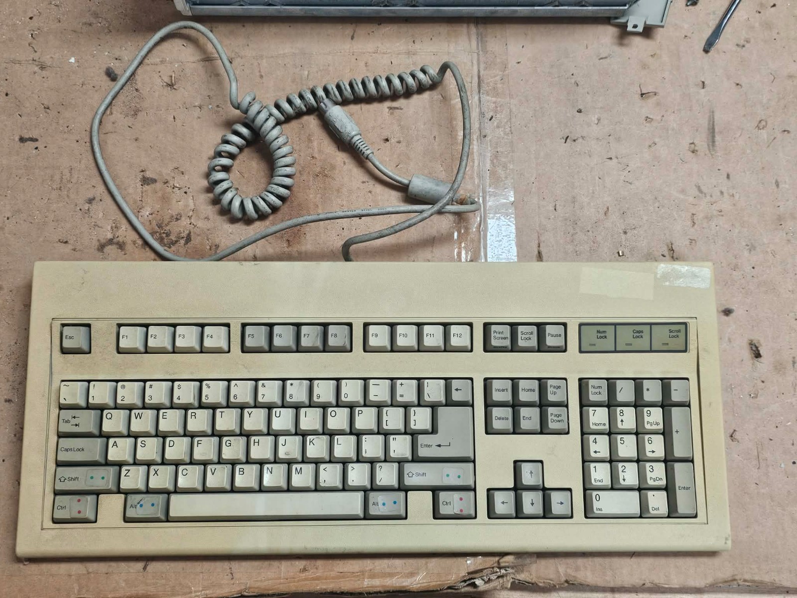 Vintage Hyundai KB-5181-PT Mechanical Keyboard Alps Style Switches XT AT 5-Pin D