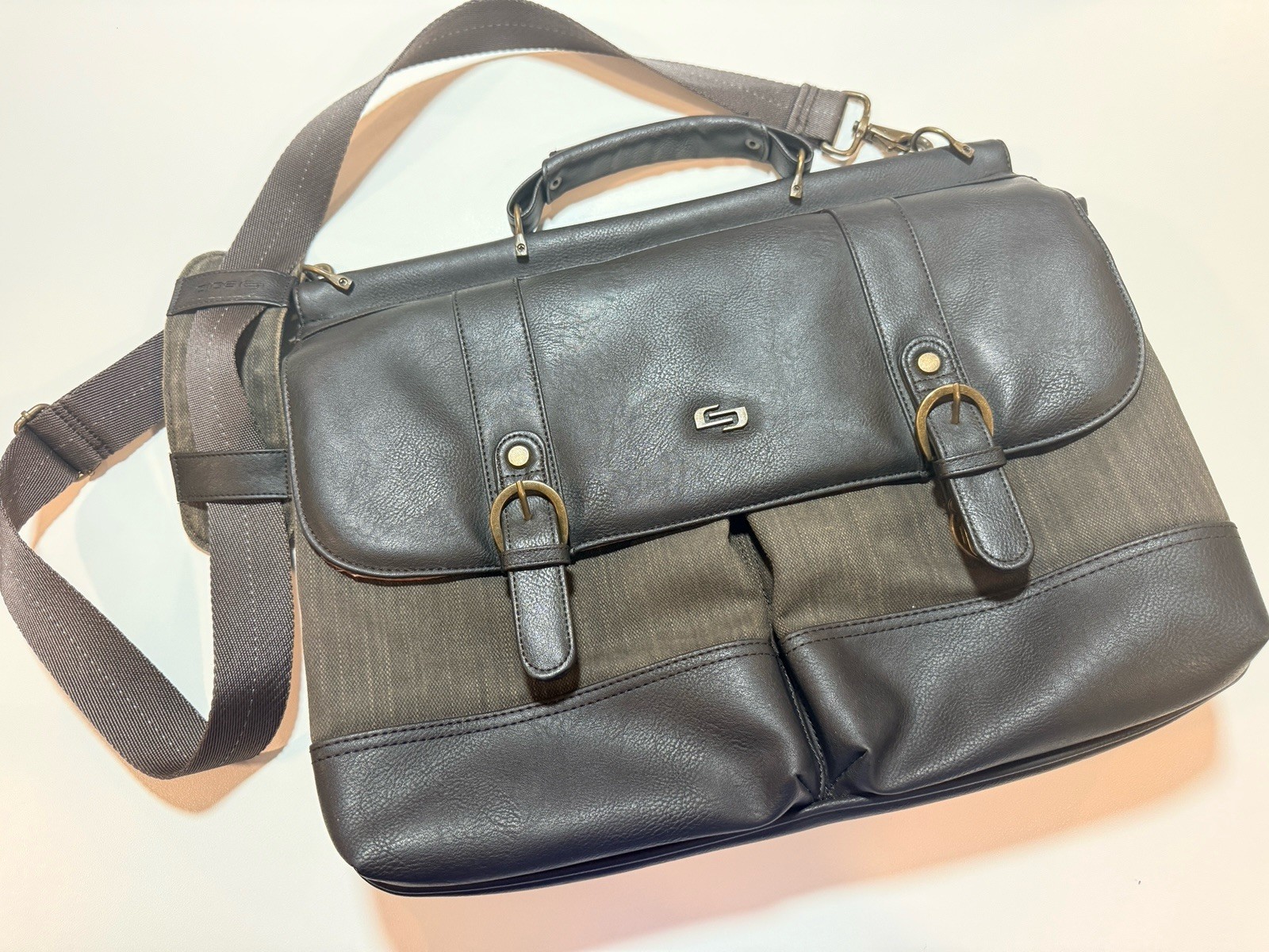 SOLO Executive Leather Laptop Briefcase Messenger Bag Travel Shoulder Strap