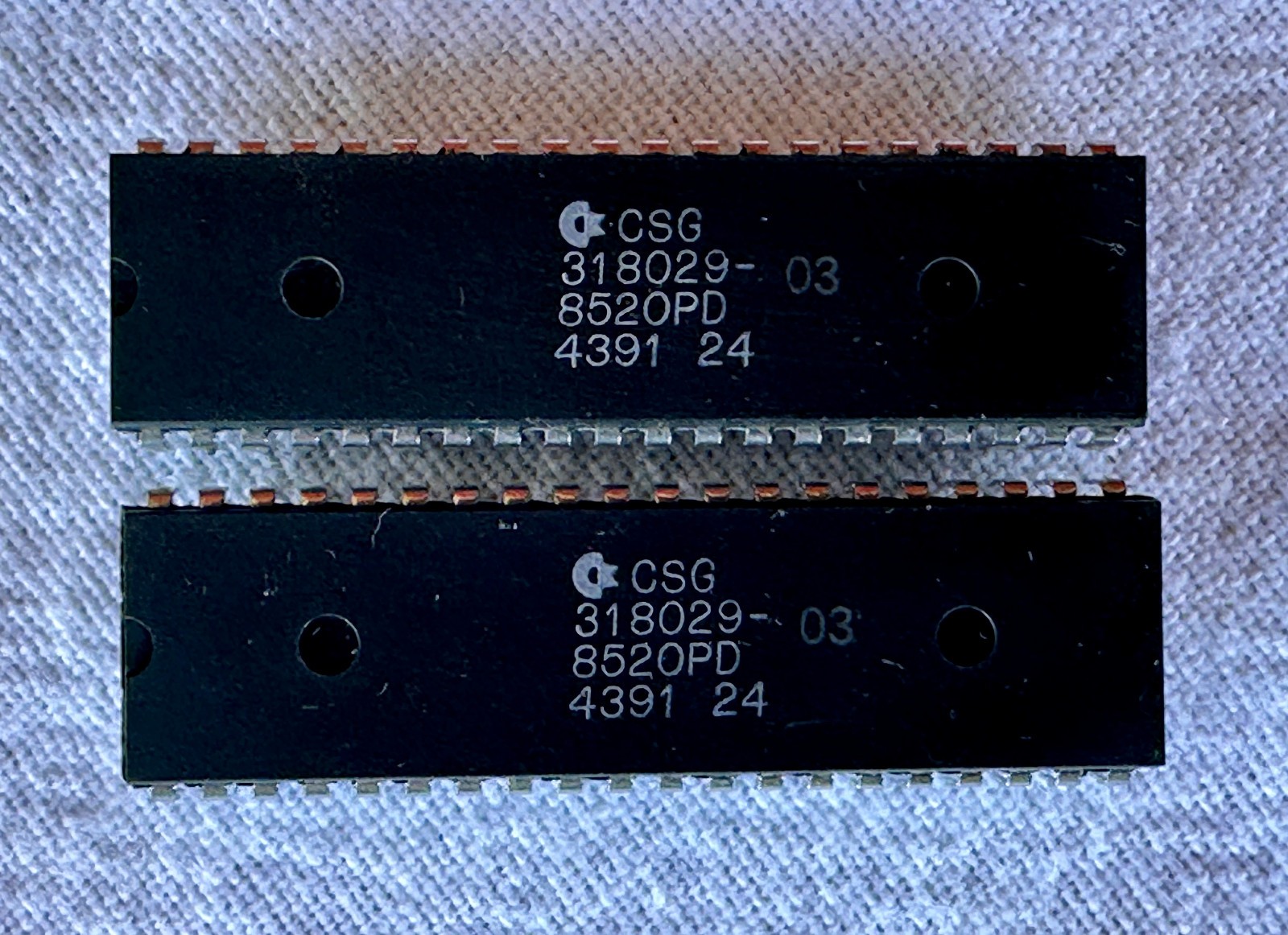 Commodore 8520PD MOS/CSG ODD EVEN (2 x) Chip From AMIGA 500 Rev.6A #43 91