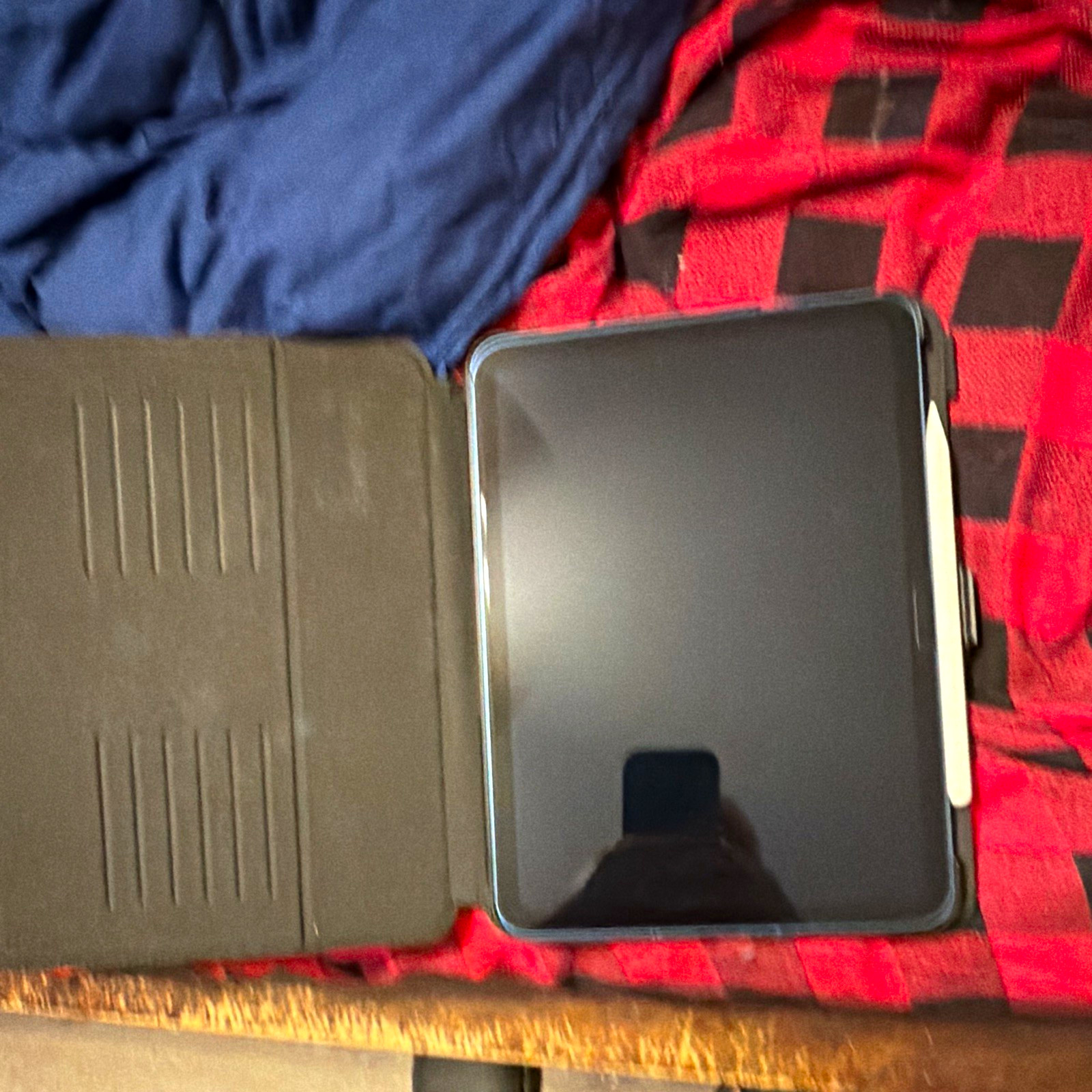 Speck Black Folding Folio Case w/ Integrated Stand for Apple iPad Pro 11 11in