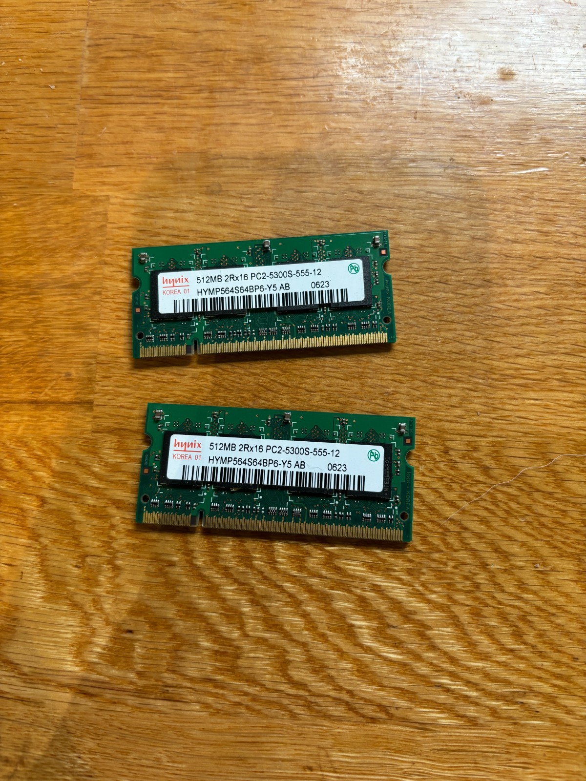 Lot of 2 Hynix 512MB DDR2 PC2-5300S 667MHz SO-DIMM Laptop RAM HYMP564S64BP6-Y5