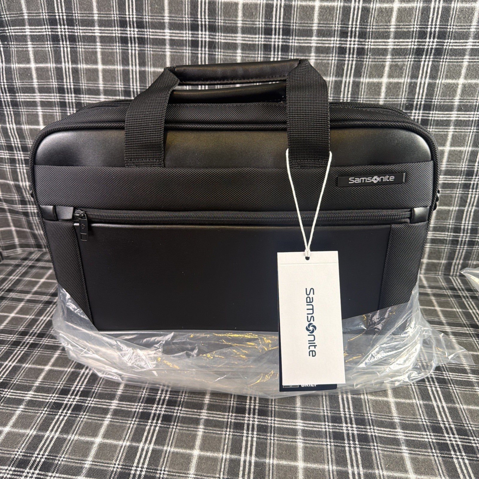 Samsonite (146305-1041) Executive Brief 15.6" Laptop - 12”x16"x5" - New W/Tags