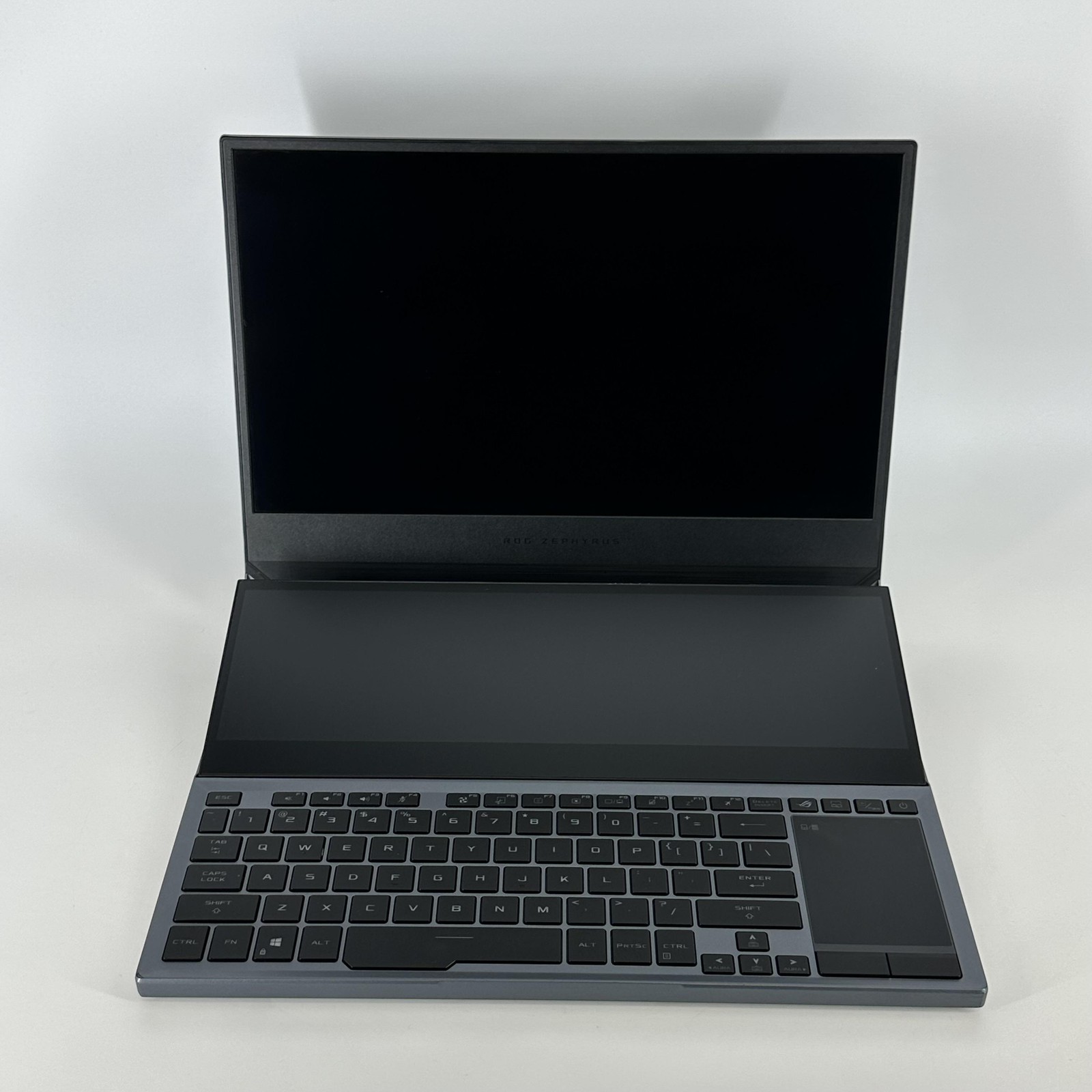 Asus ROG Zephyrus Duo 15 GX550 15 FHD i7-10875H 2.30GHz 32GB 2TB RTX 2070 Super