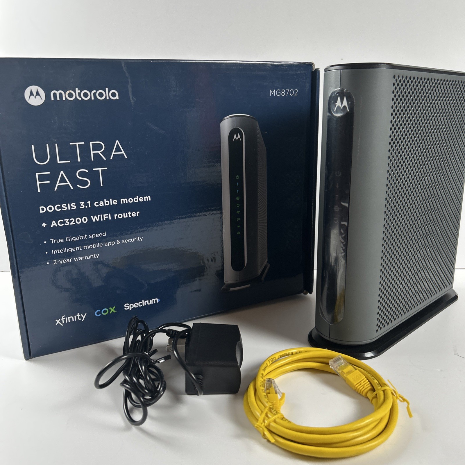 Motorola Ultra Fast DOCSIS 3.1 Cable Modem AC3200 WiFi Router MG8702  - Tested