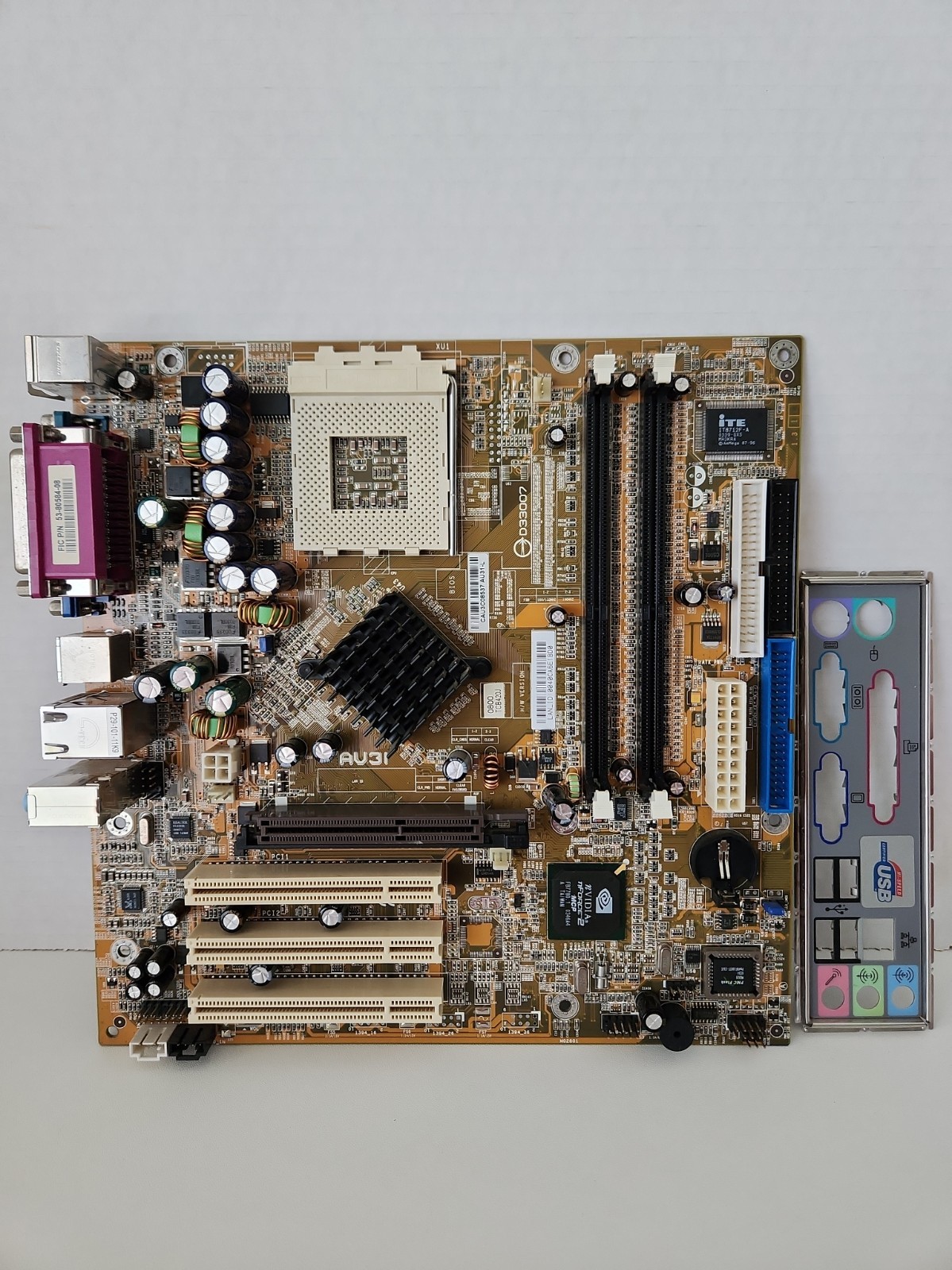 Vintage FIC-AU31 Motherboard Athlon XP Socket 462 AGP PCI NFORCE 2 TESTED w/ IO