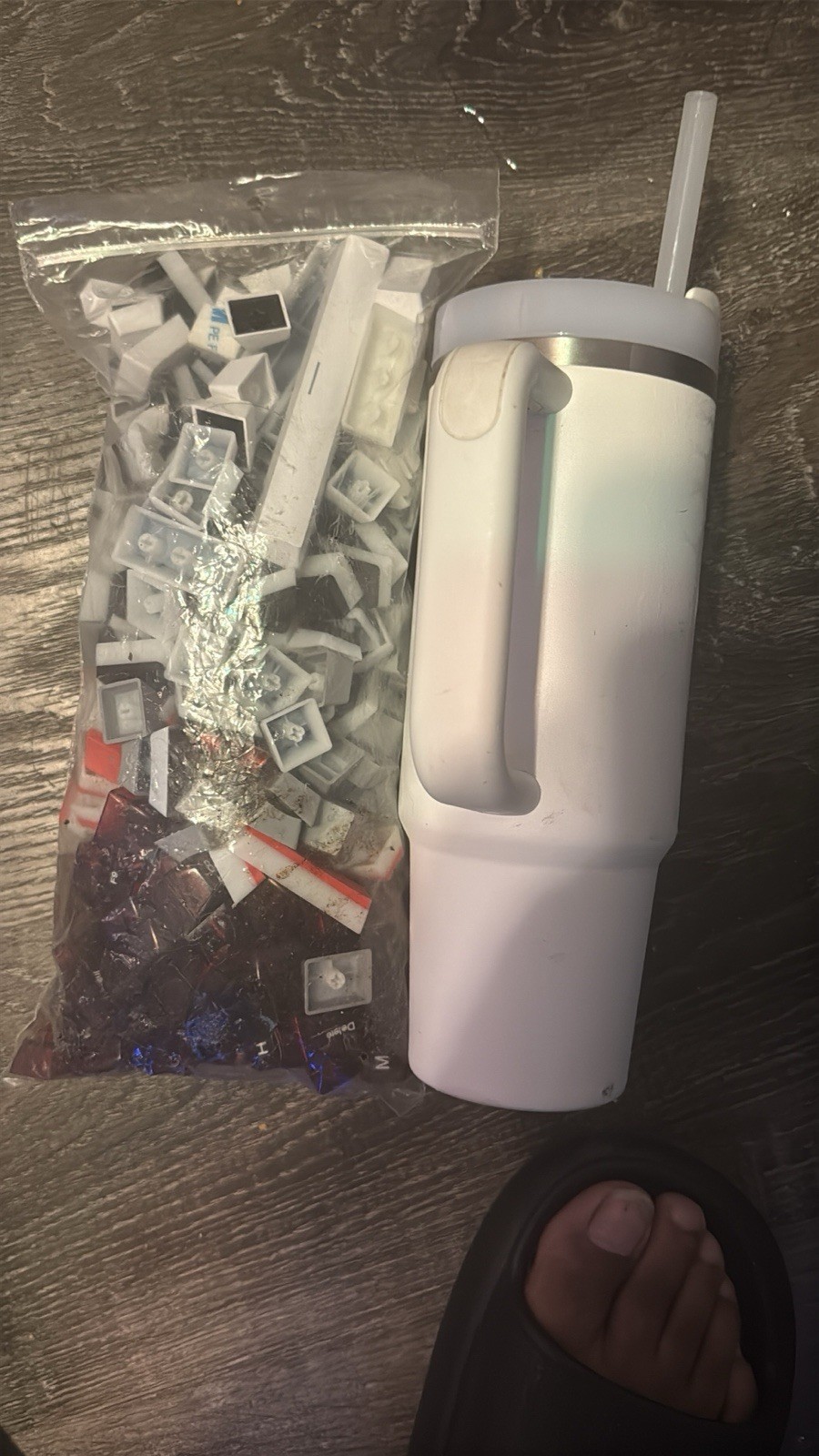 Big Mystery Bag Of RANDOM Keycaps(200+)