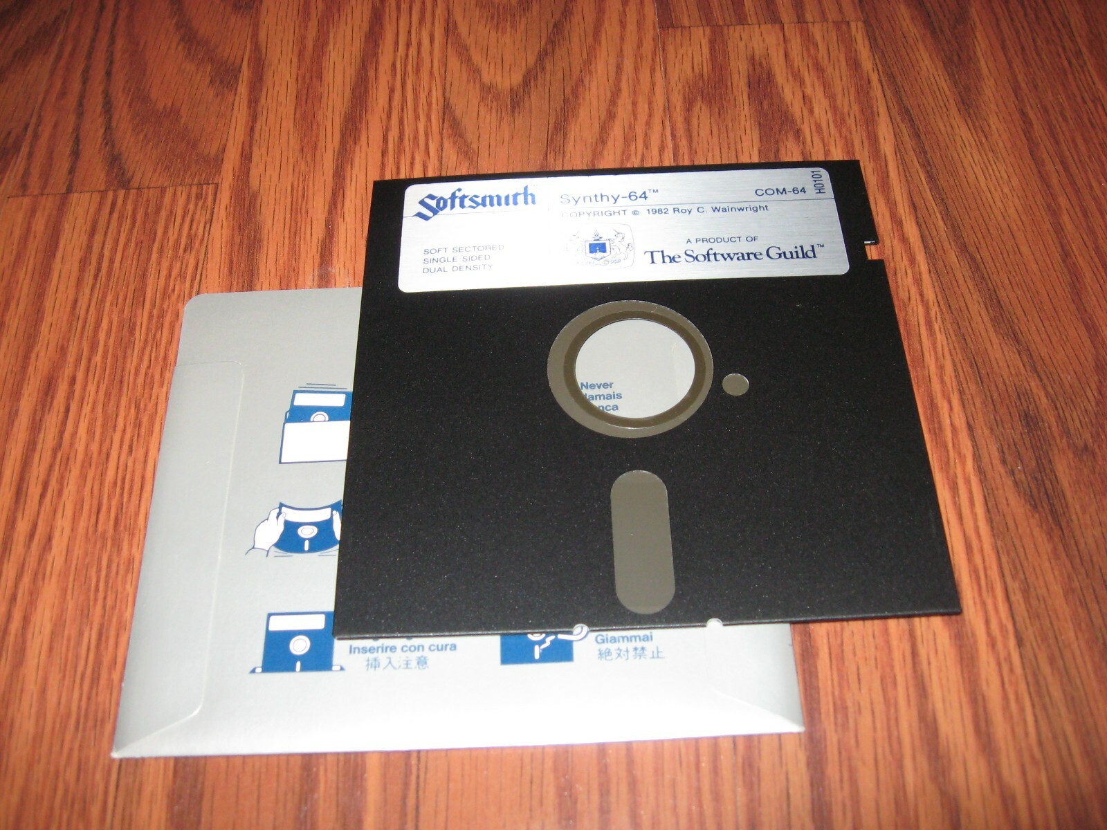 Synthy-64 Commodore 64 Program on 5.25" disk Near Mint - Tested
