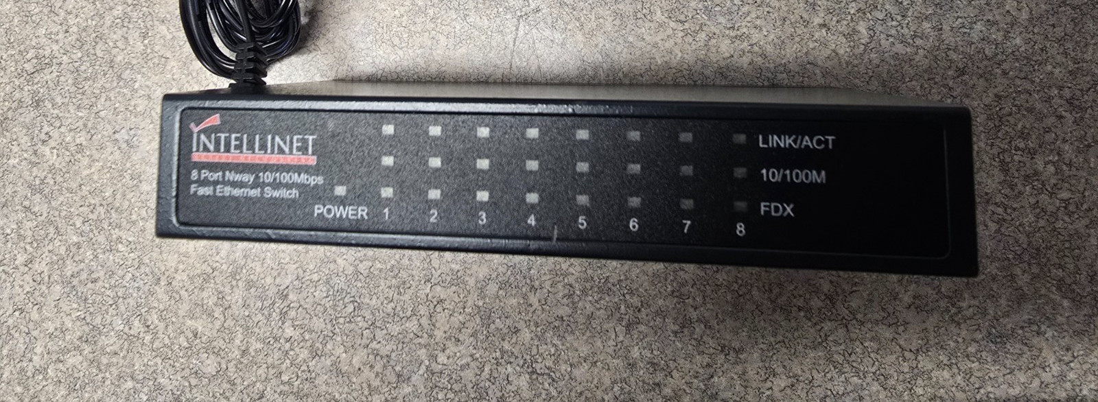 Intellinet 8-Port Fast Ethernet 10/100 Metal Desktop Size Office Switch, 523318