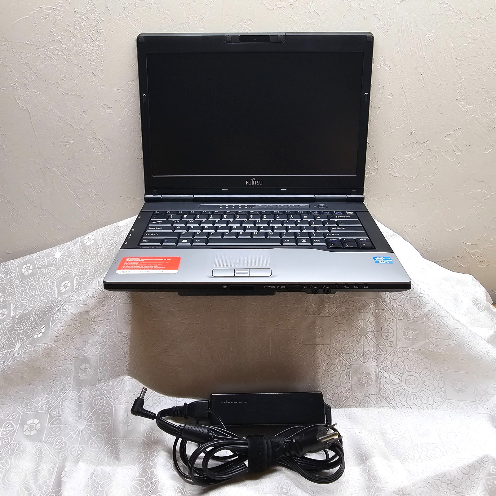 Fujitsu Lifebook S752 i3-3120M 4GB RAM, 320GB, WINDOWS 8, 14" Screen