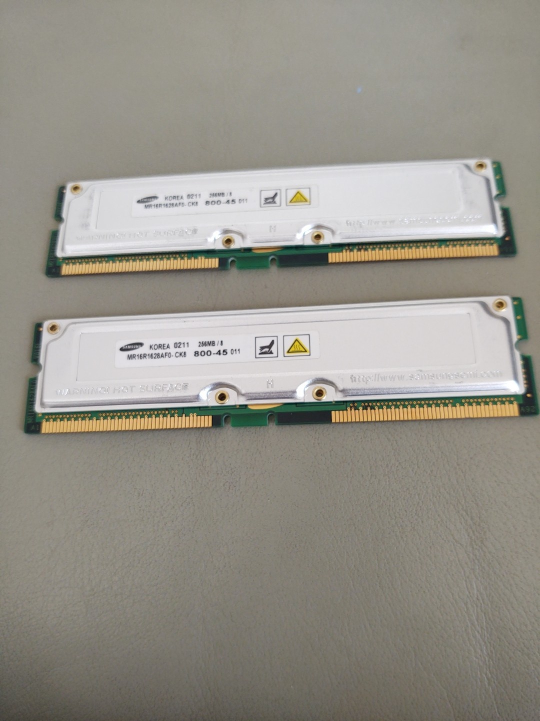 Samsung MR16R1628AF0-CK8 Desktop Memory RAM 256MB x 2 Sticks