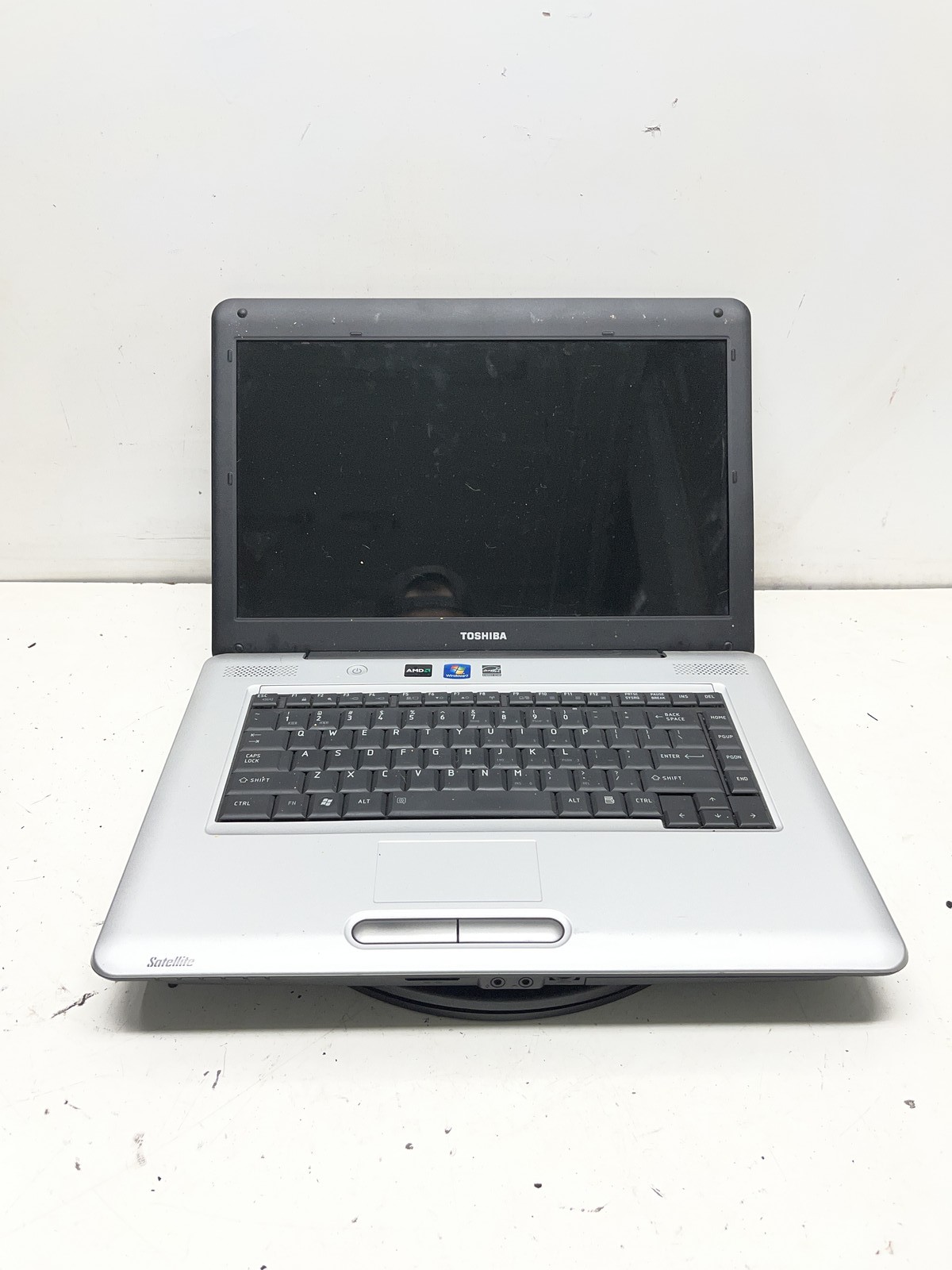 Toshiba Satellite L455D-S5976 AMD Sempron SI-42 2.1GHz 4GB NO HDD