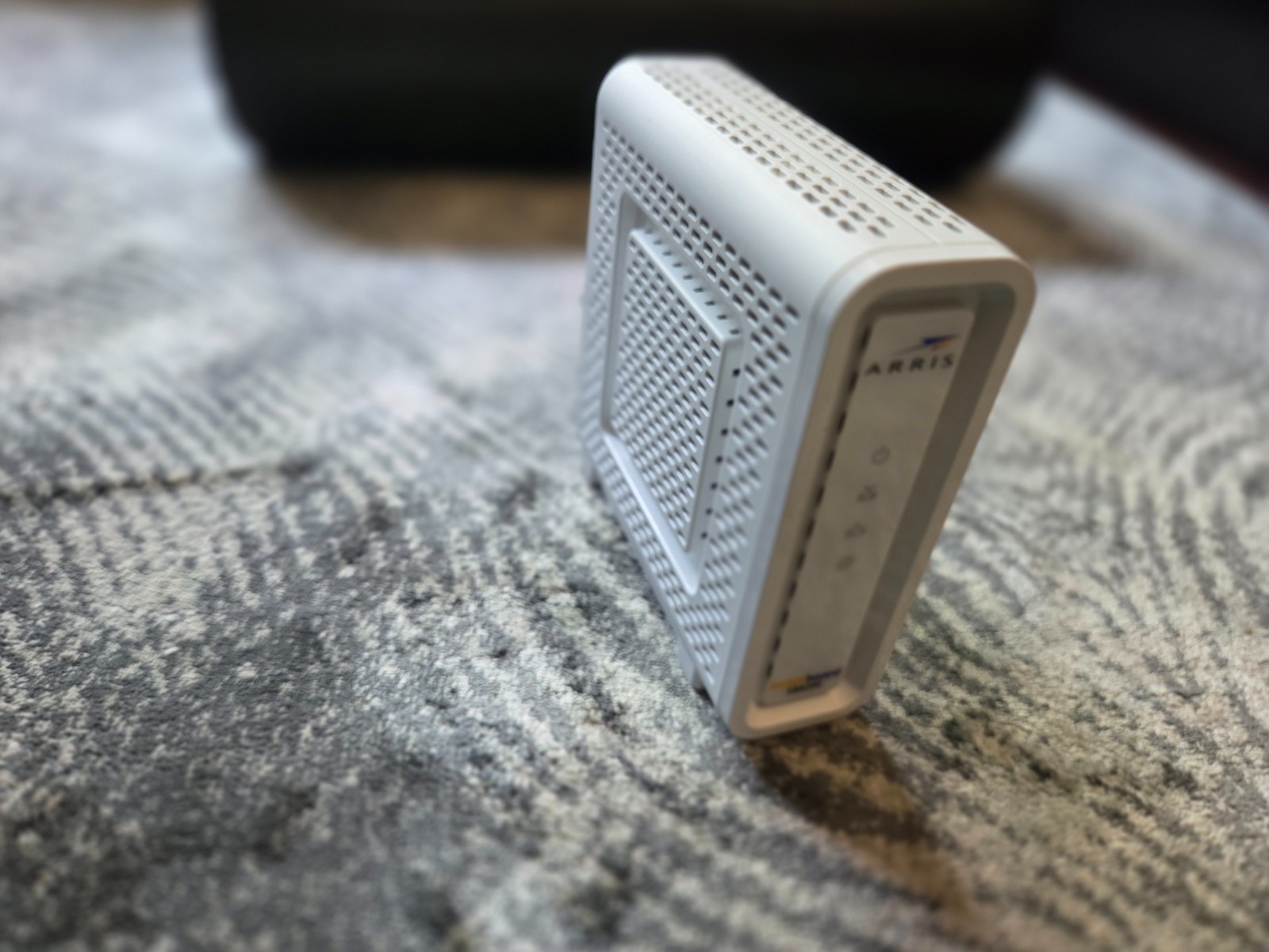 ARRIS SURFboard SB8200 DOCSIS 3.1 Cable Modem Gigabit Ethernet Xfinity Cox