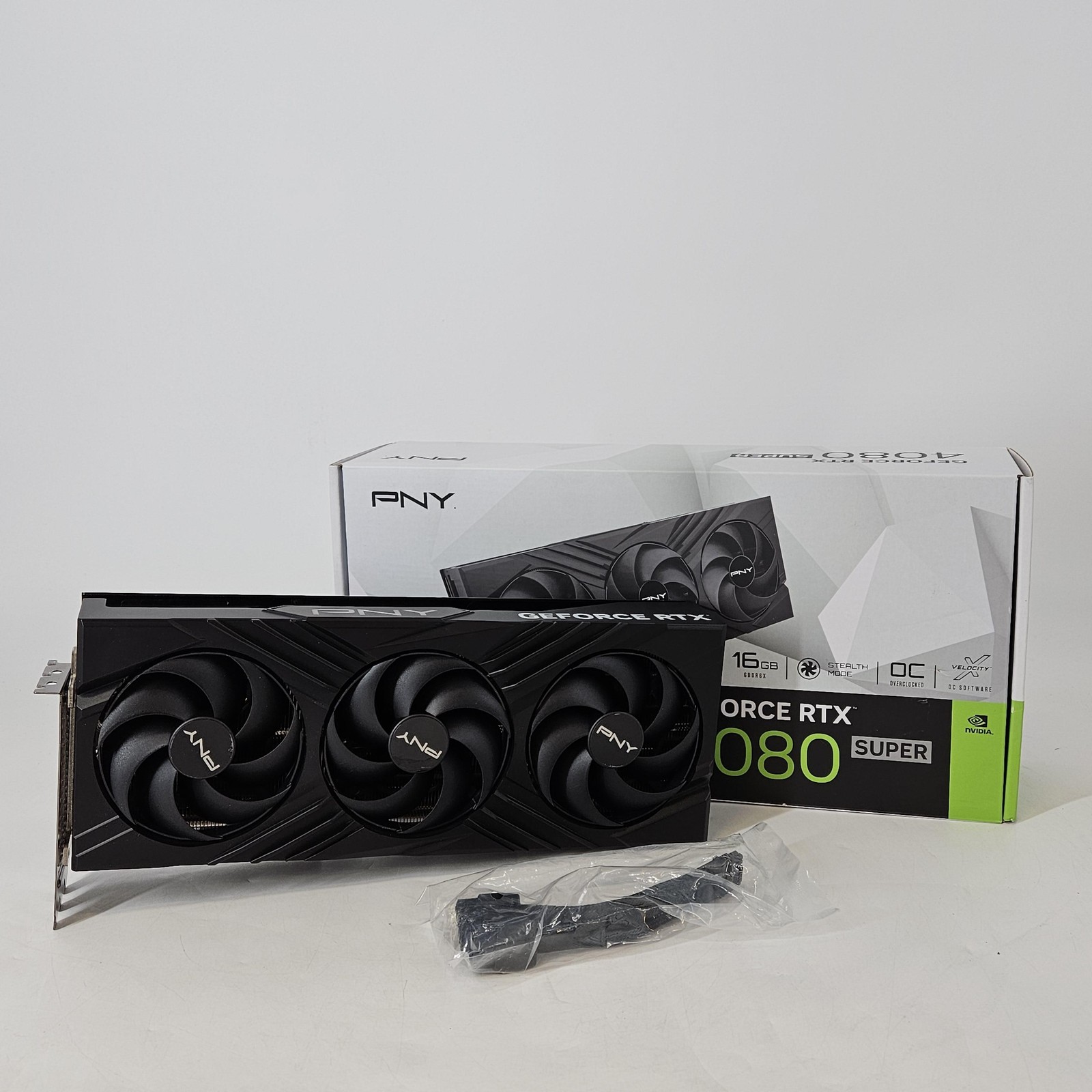 PNY Verto Triple Fan OC GeForce RTX 4080 Super 16GB - Graphics Card - Excellent