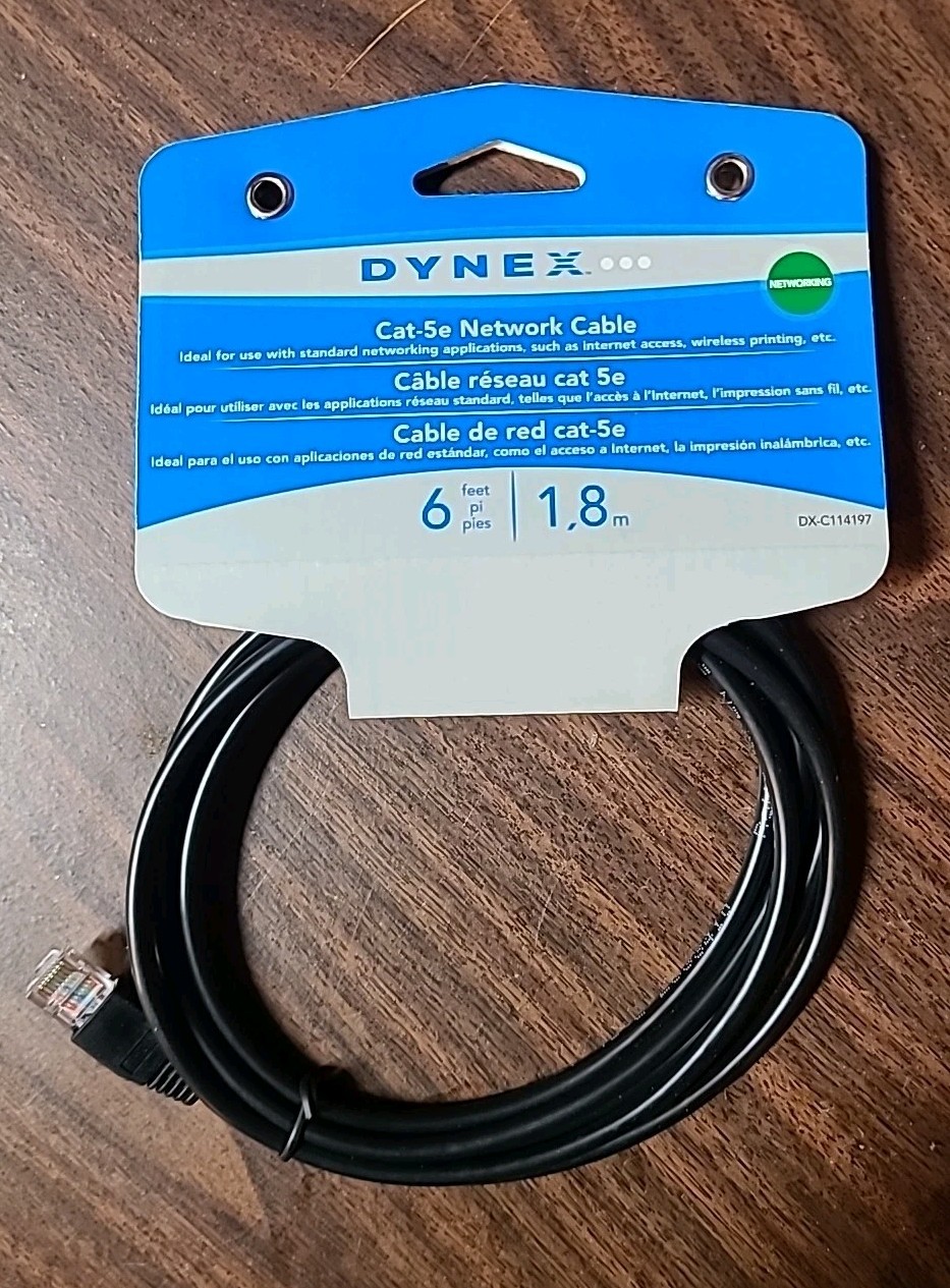 Dynex DX-C114197 - Network cable 6' ( 1.8 m ) CAT 5e - Brand New