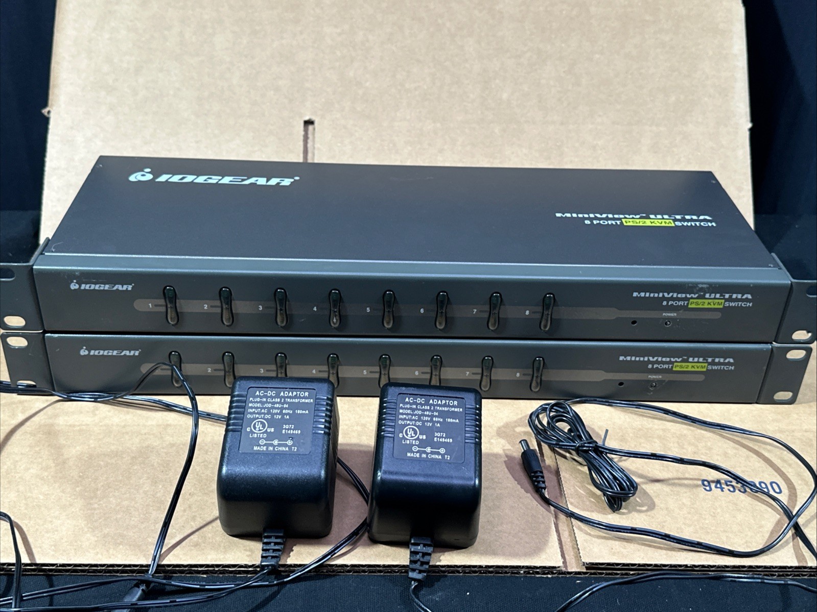 IOGEAR GCS138 MiniView Ultra 8 Port KVM Switch with Rack Ears & AC Adapter Lot 2