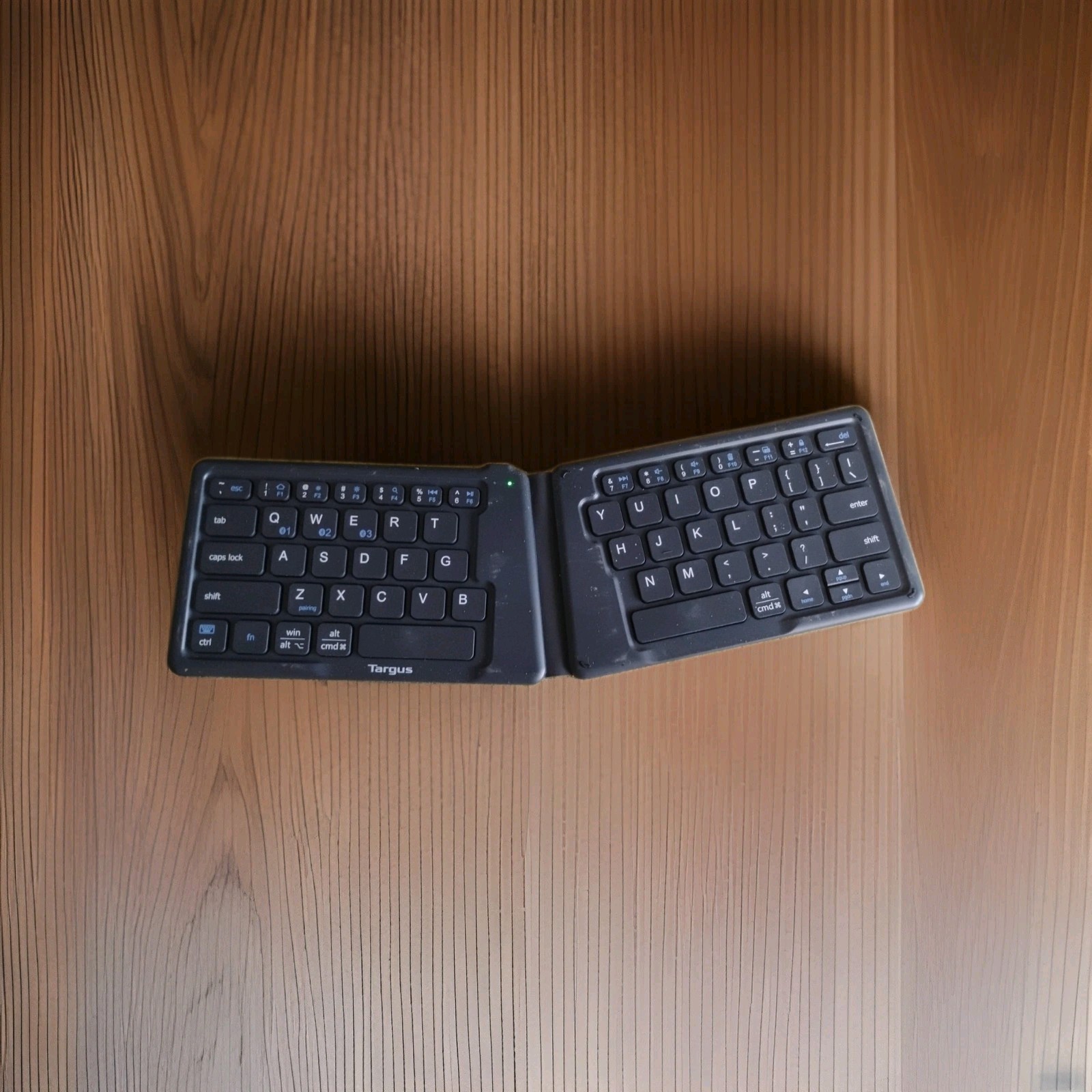 targus Foldable wireless keyboard  model akf003 Vintage Authentic Original Rare