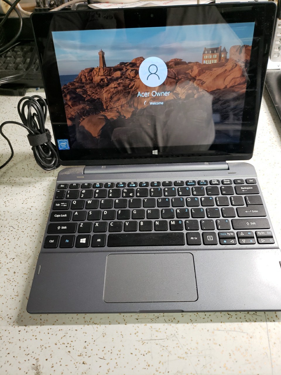Acer One 10 N15P2 10" LCD Laptop/Tablet 32GB Gray NO POWER CORD 