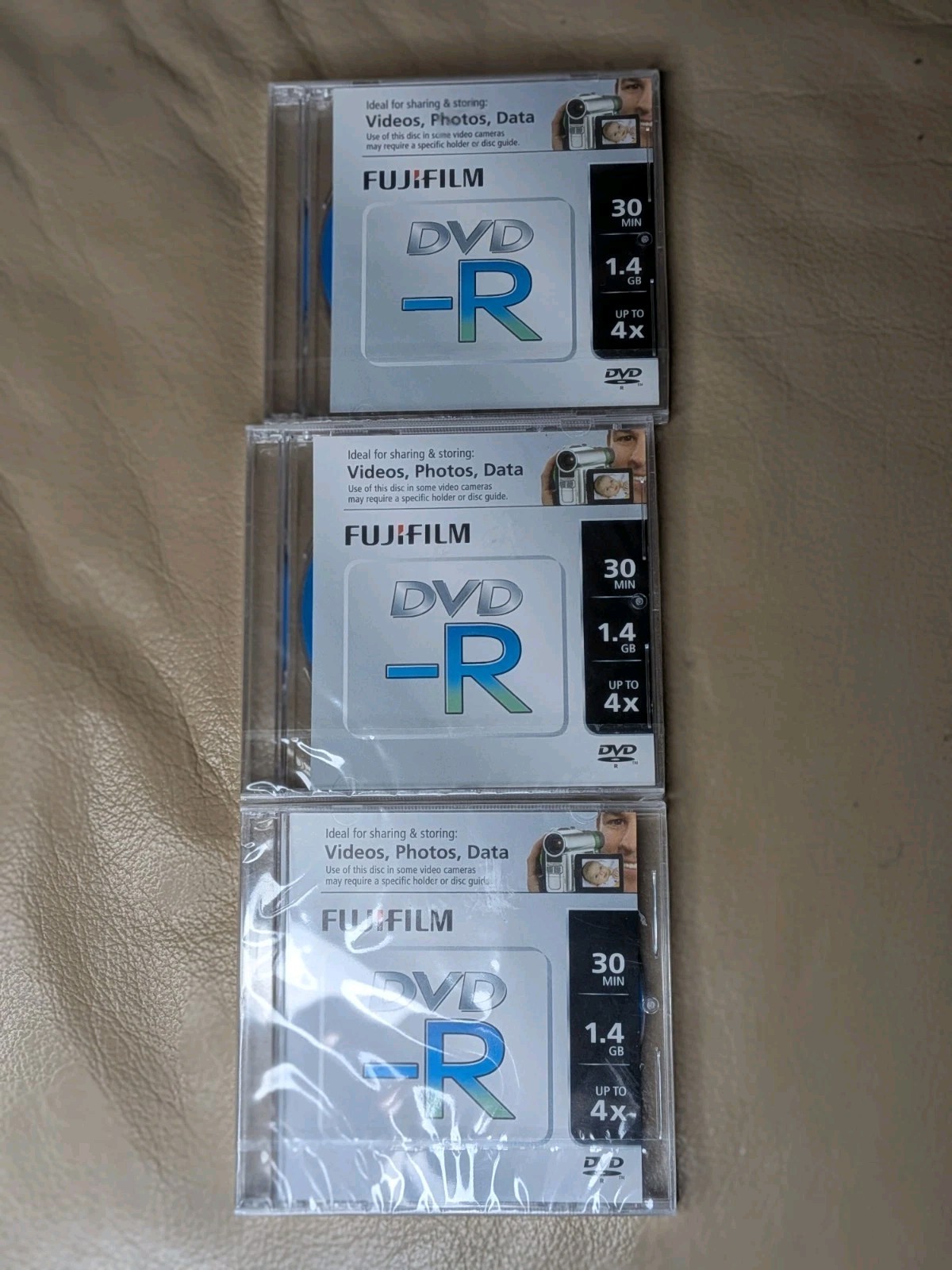 FujiFilm DVD-R Disc Pack 3inch 1.4 GB  30 Min 4x Blank For Video Photos & Data