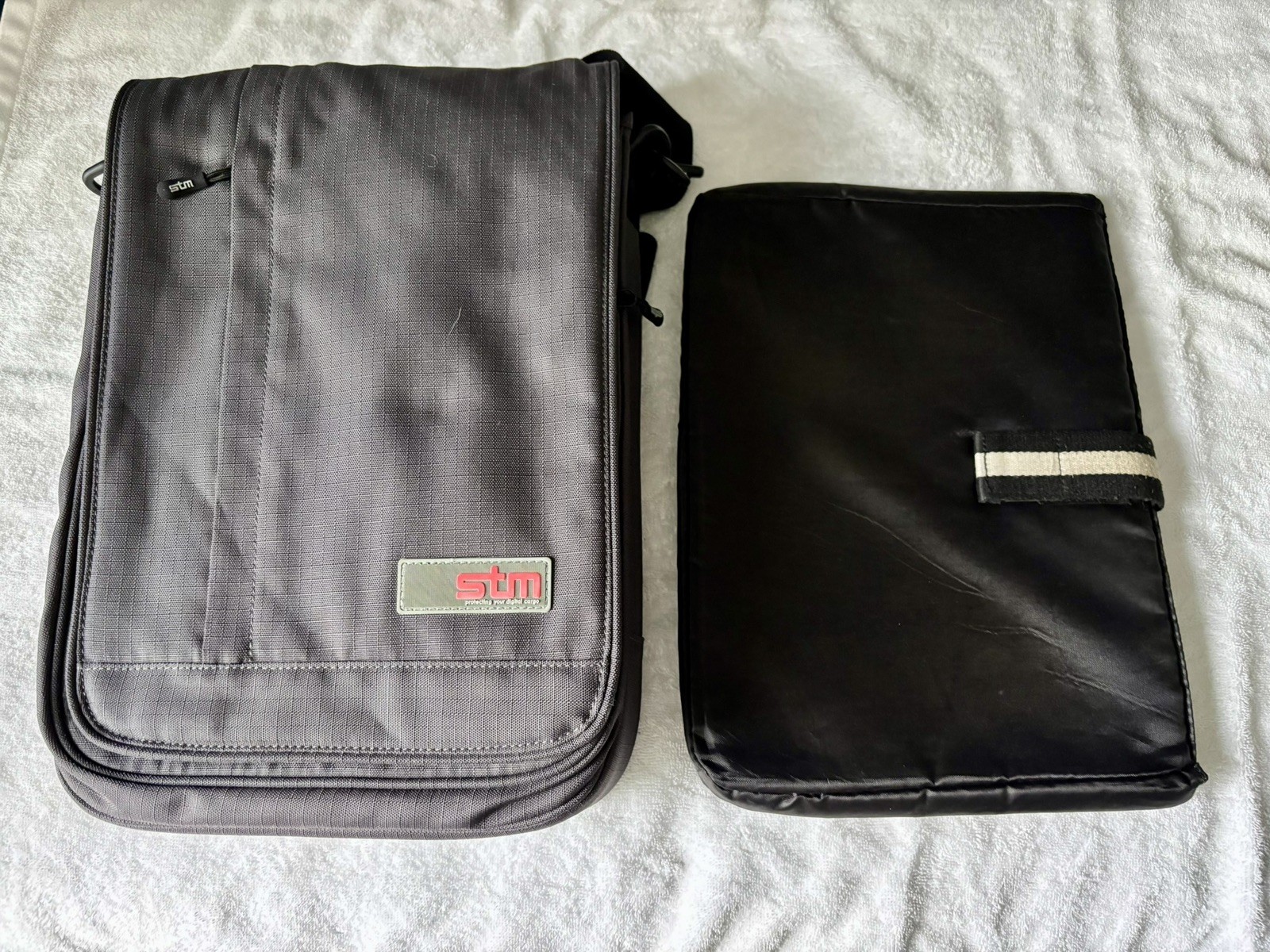 STM Black Alley Shoulder Laptop Messenger Bag with Removeable Sleeve
