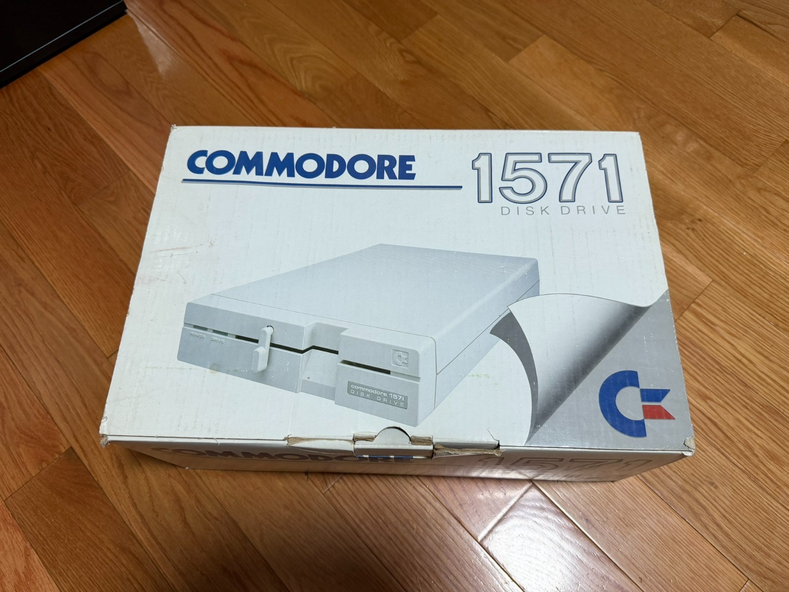 Commodore 1571 Disk Drive w/ Disk, Manual, Cables, Box, Head Vibration Protector