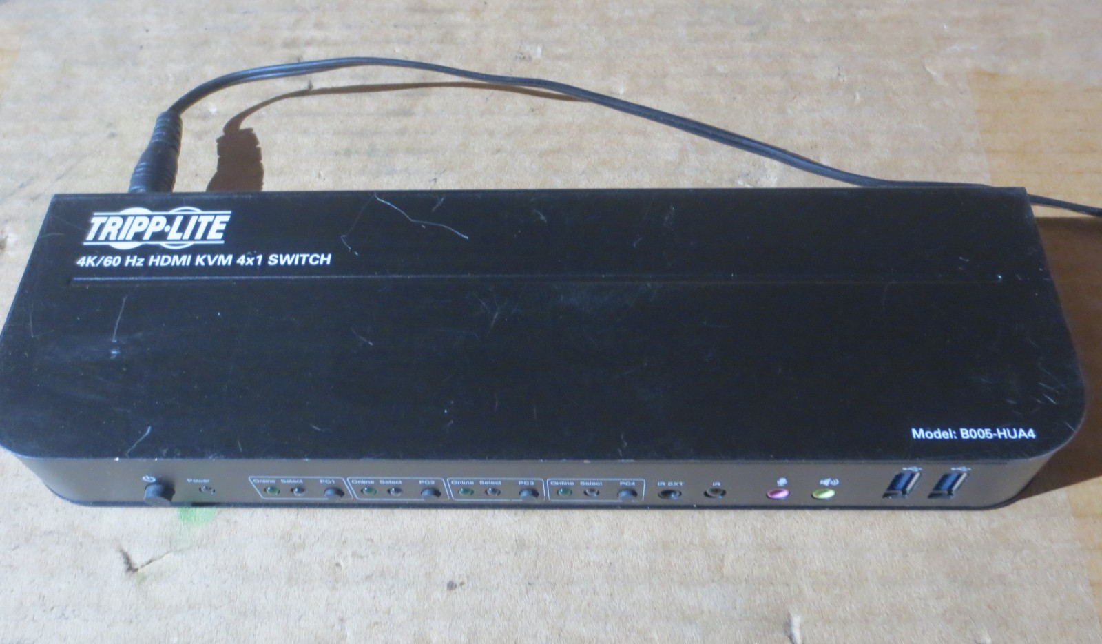 Tripp Lite B005HUA4 4-Port HDMI USB KVM Switch 4K 60Hz HDR Black