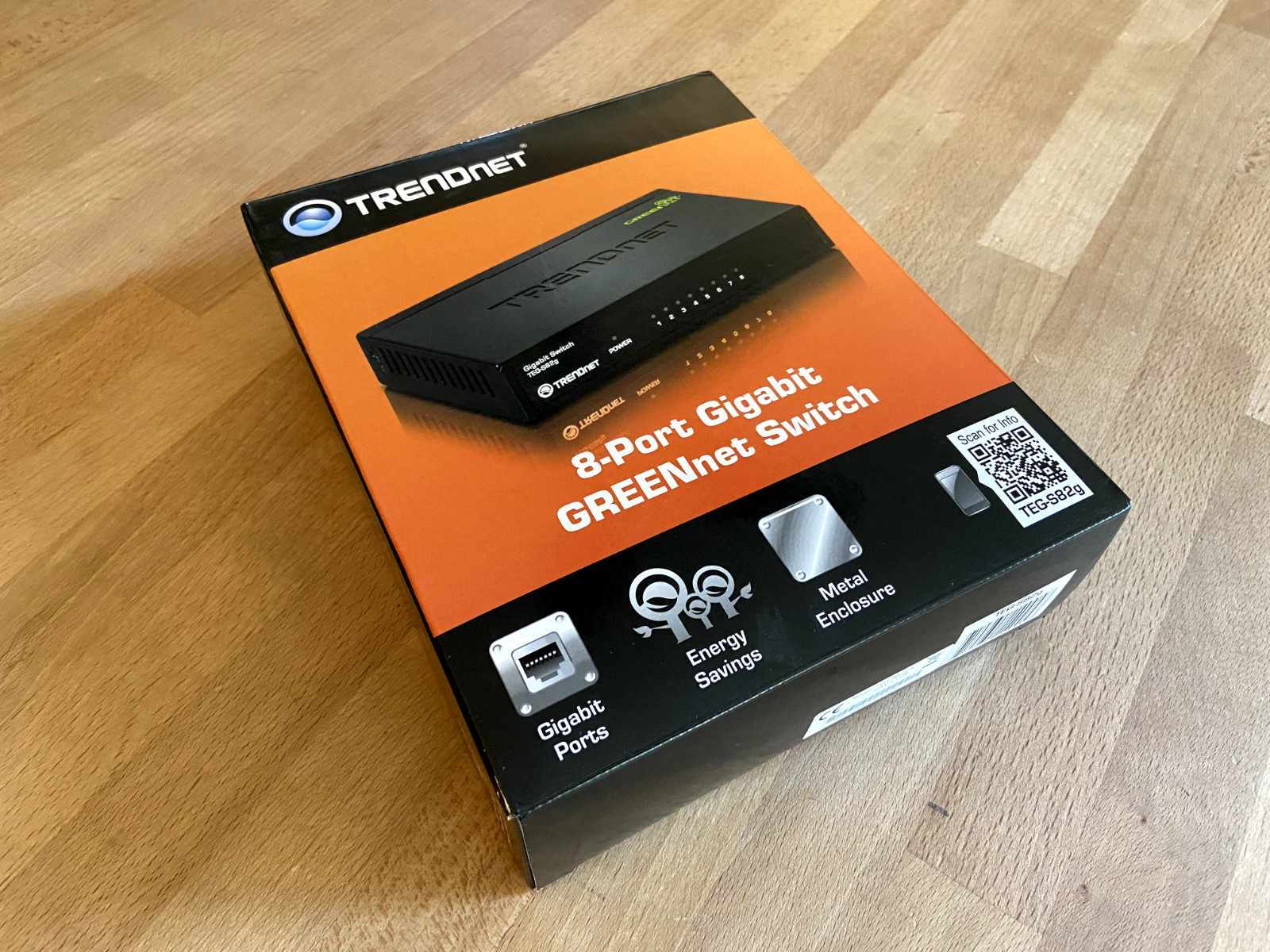 TRENDnet 8-Port Gigabit GREENnet Gigabit Ethernet Switch TEG-S82g