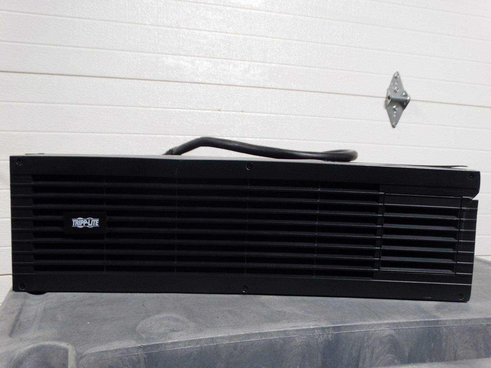 TRIPP LITE Master Power BP192V12-3U EXTERNAL BATTERY Used