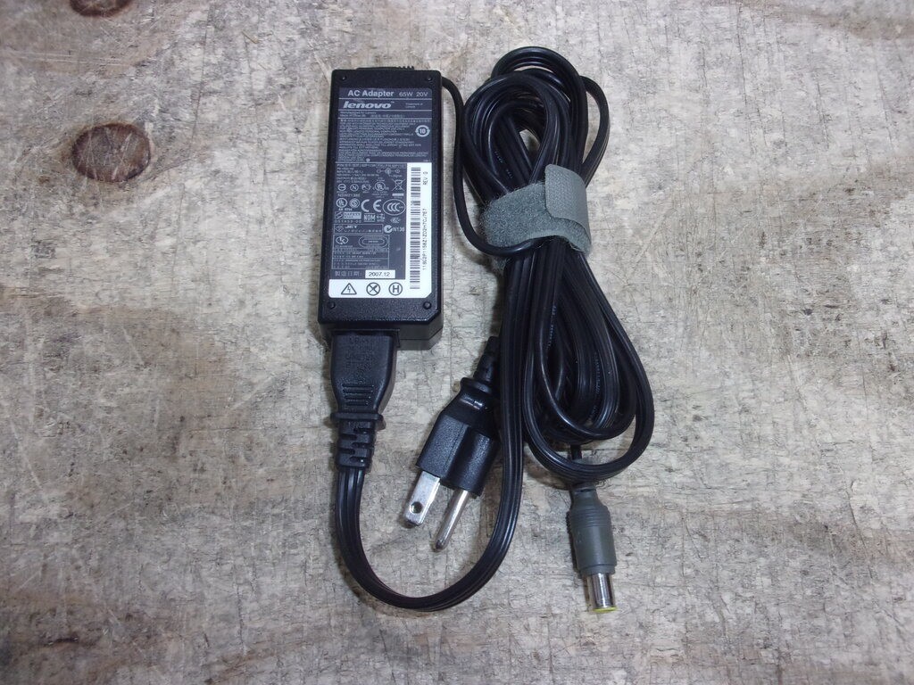 Lenovo 92P1158 92P1157 Laptop AC Adapter 20V 3.25A 65W PIN IN MIDDLE