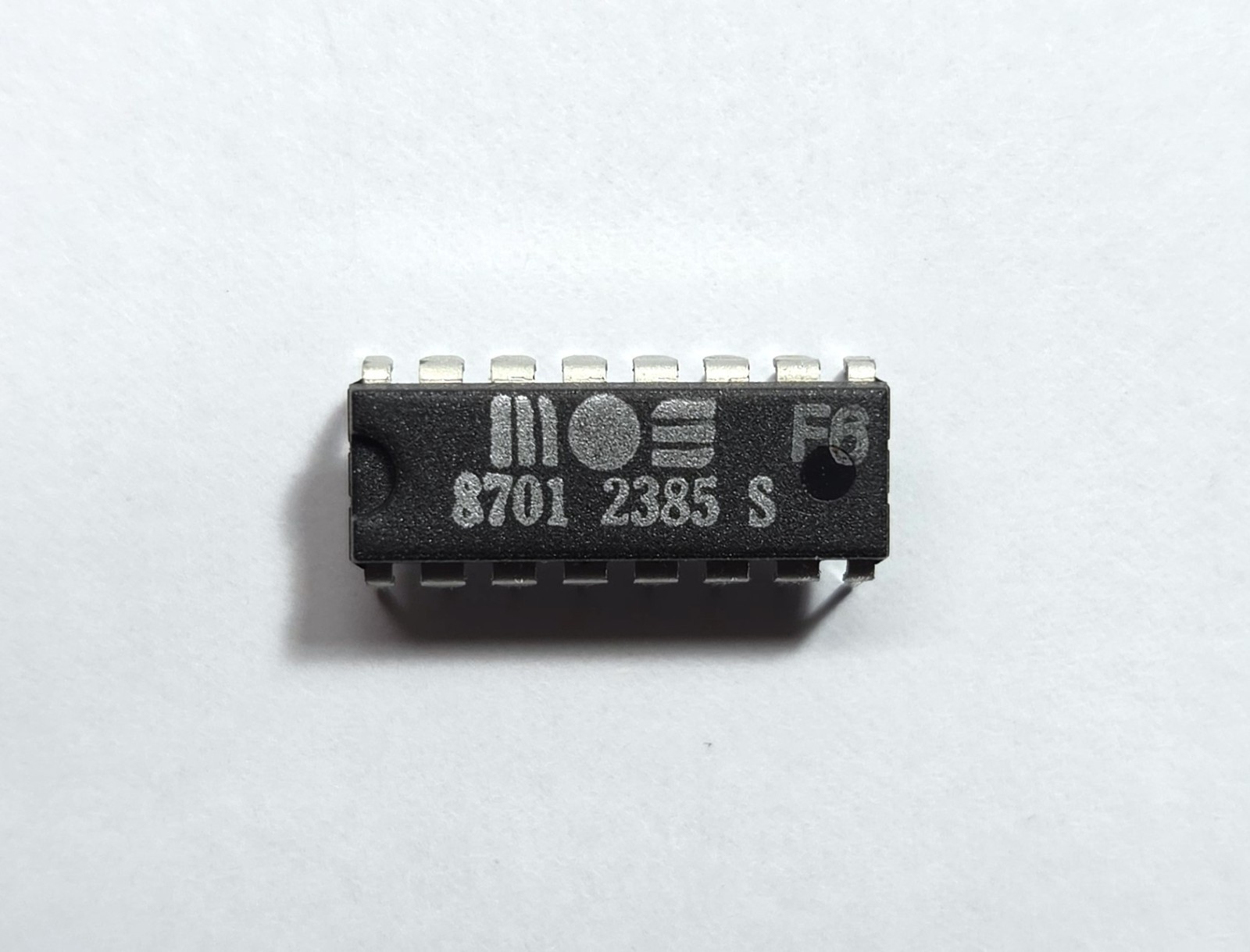 Commodore MOS 8701 Clock Generator Timing Chip C64/C128 (7701) #2385