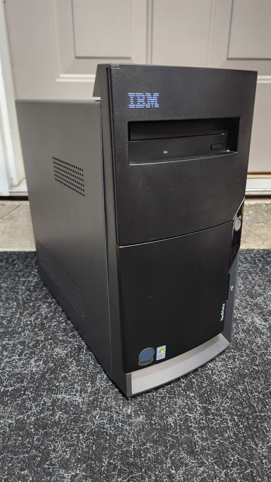 Vintage IBM NetVista A22 2257-33U Celeron 1.3mhz 64MB Ram Windows XP Desktop PC