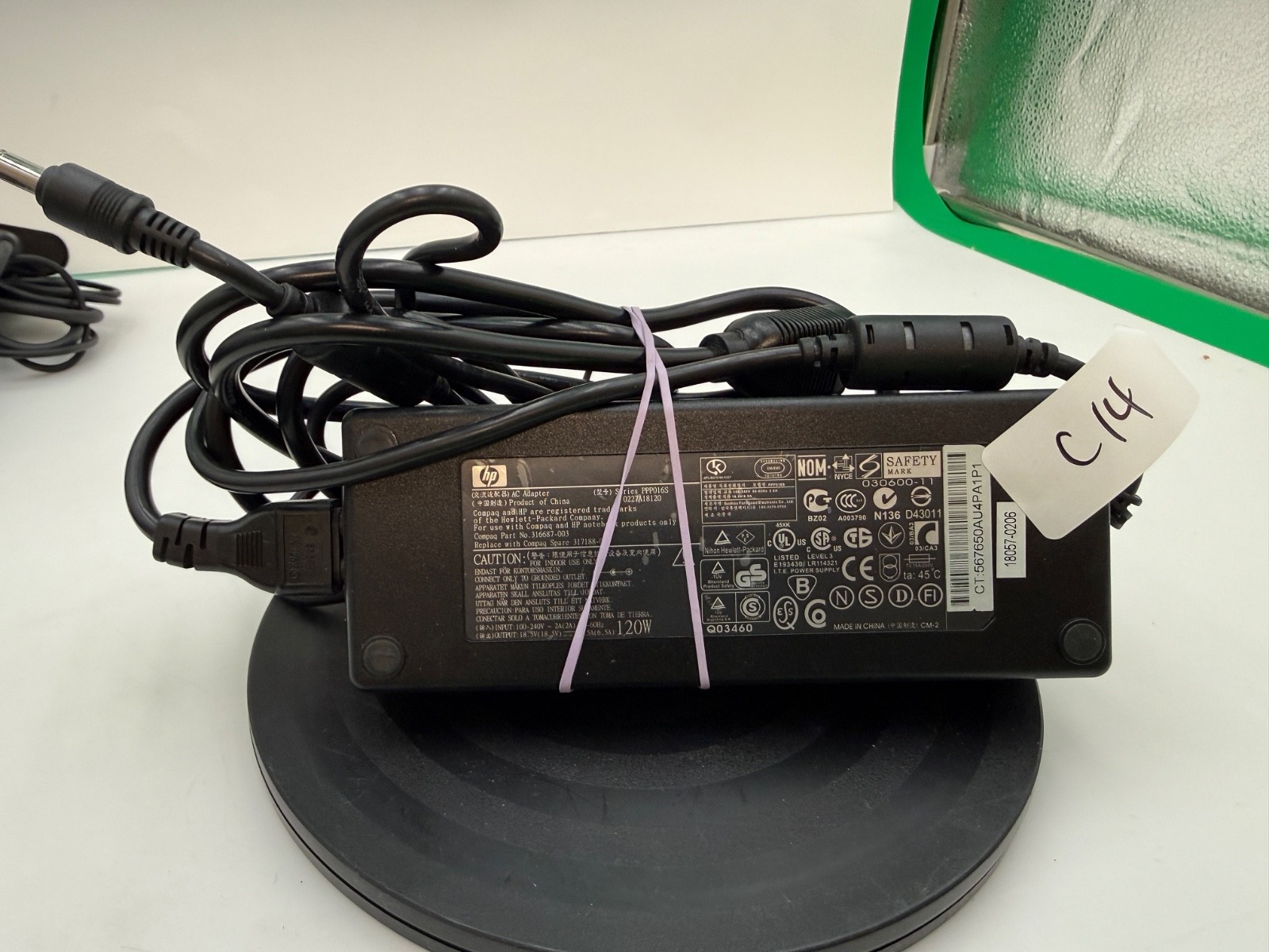 OEM HP Compaq AC Adapt Charger 316687-003-120WATT Presario R3000/HP Pav ZD7000