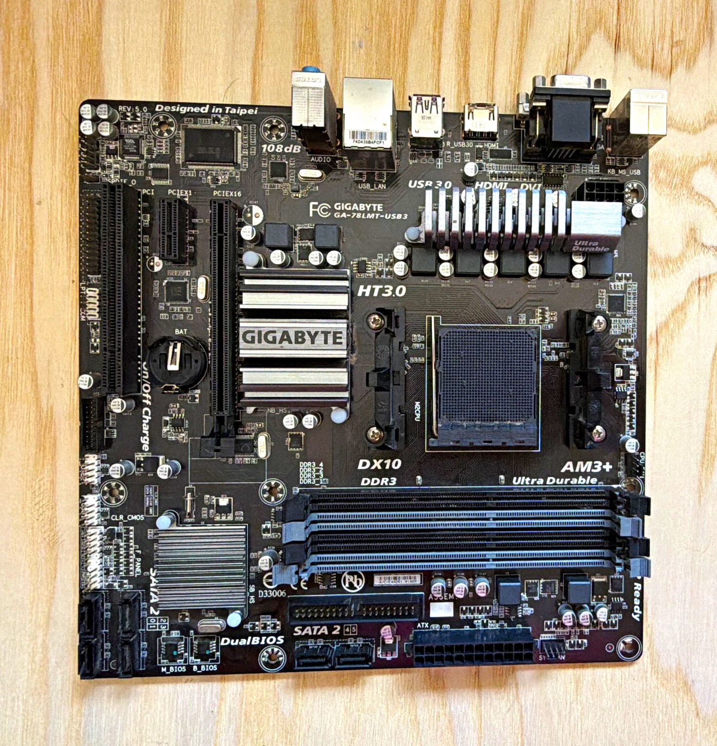 READ GIGABYTE GA-78LMT-USB3 MicroATX AM3+ AMD DDR3 HDMI DVI VGA USB 3.0