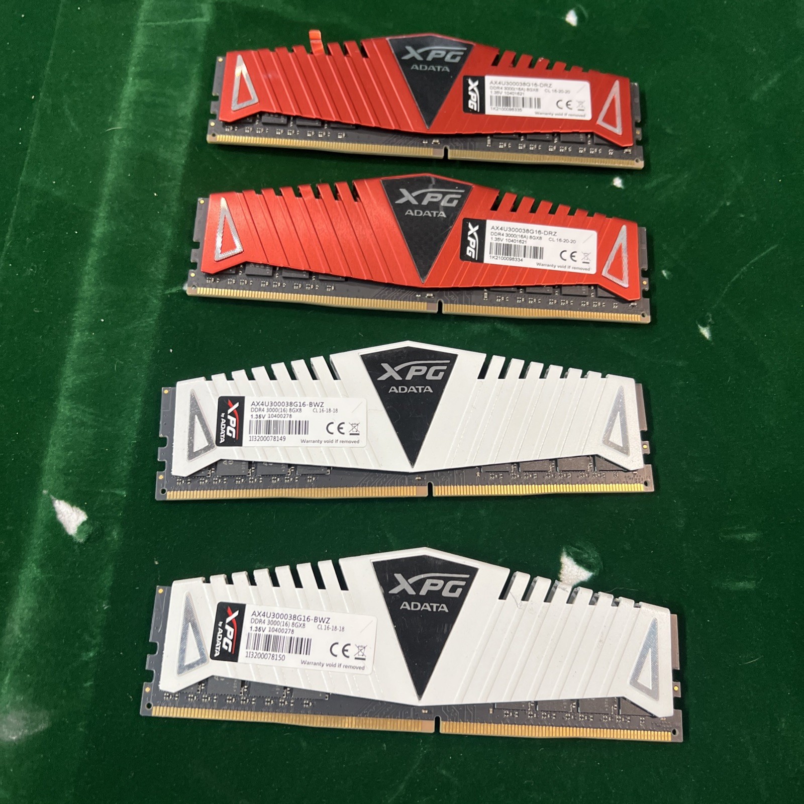 ADATA XPG 32GB  (4x8GB) RAM DDR4 3000MHz AX4U300038G16-BWZ
