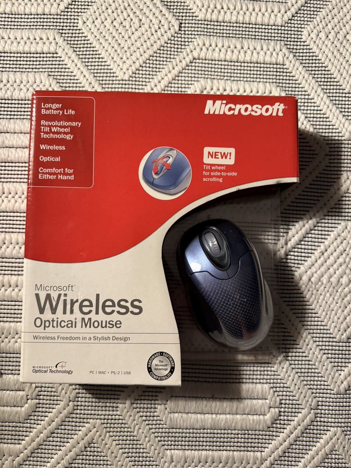 NEW SEALED Microsoft Wireless Optical Mouse 2000 w/ USB Receiver 1067 