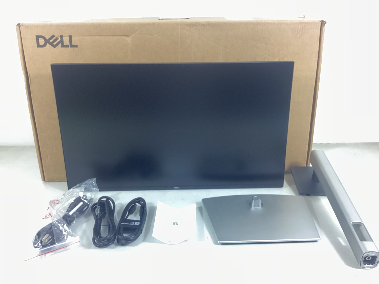 Dell Pro Plus P2725D 27" 2560 x 1440 QHD Monitor - 100Hz, HDR, 4 ms