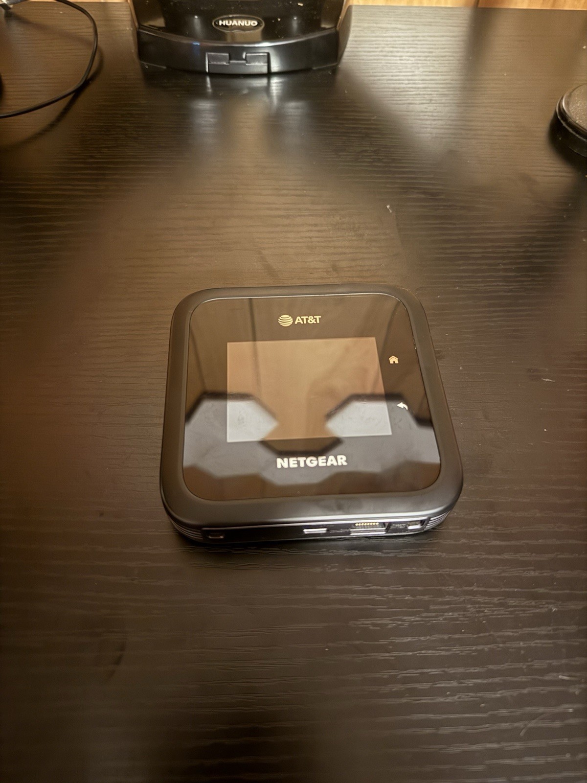 NETGEAR Nighthawk MR6500 with Two Booster Antennas