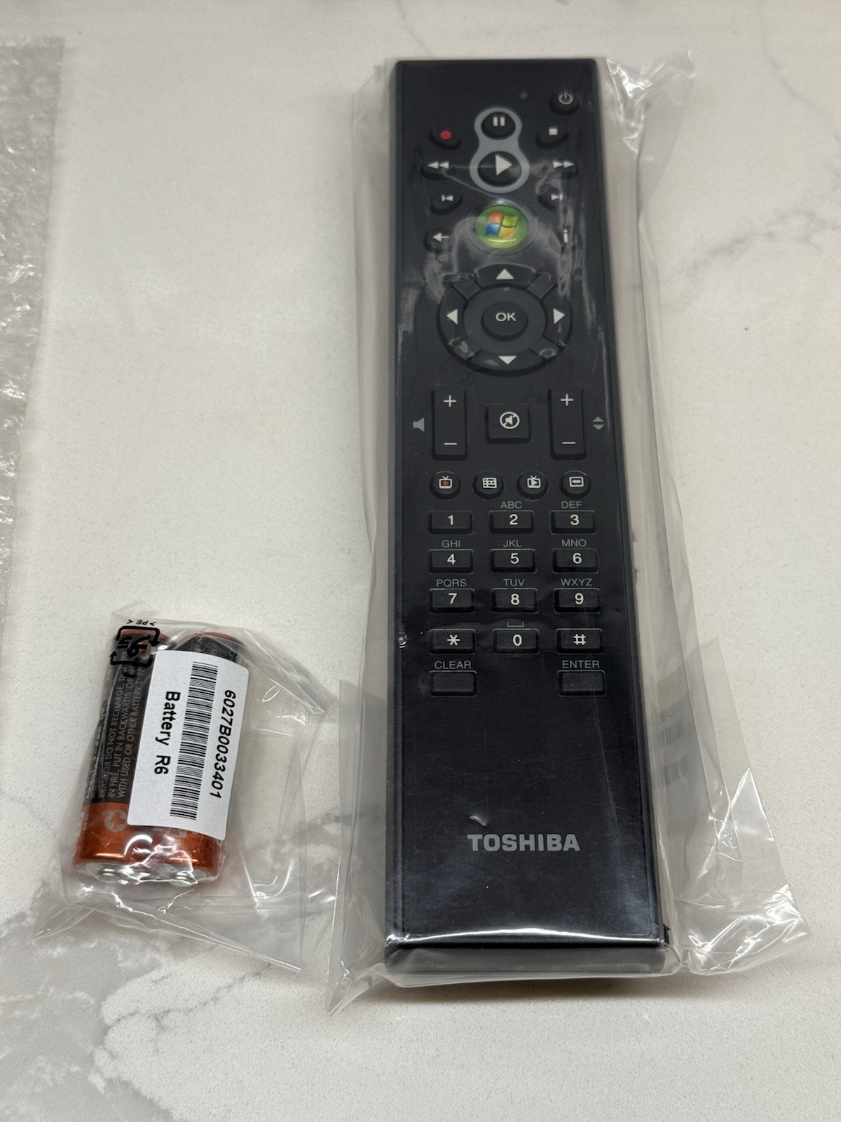 Toshiba Remote Control G83C0008A210 with Windows Media Center Button NEW