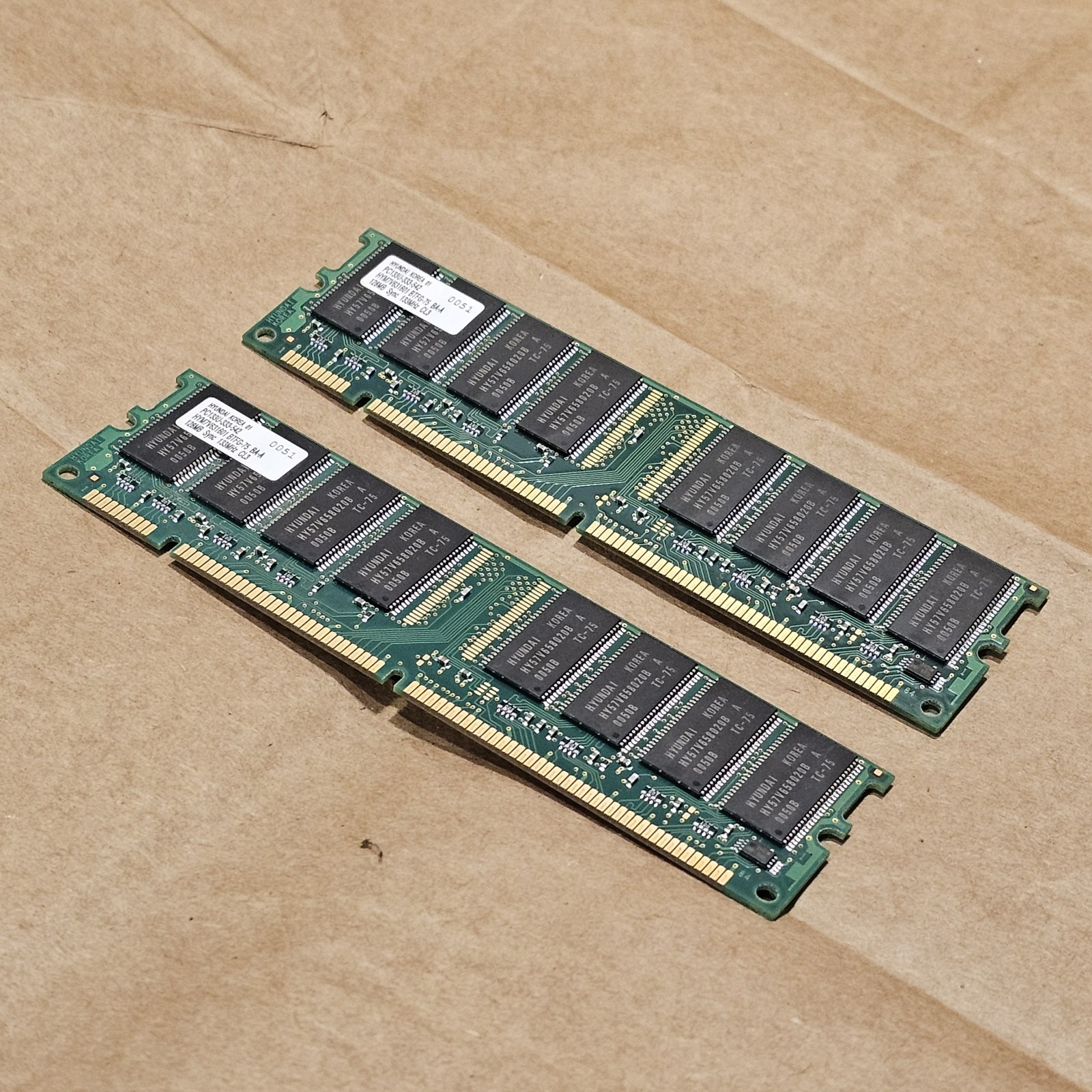 2x128MB Hyundai HYM7V631601 BTFG-75 BA-A PC133U 133MHZ CL3 168-Pin RAM