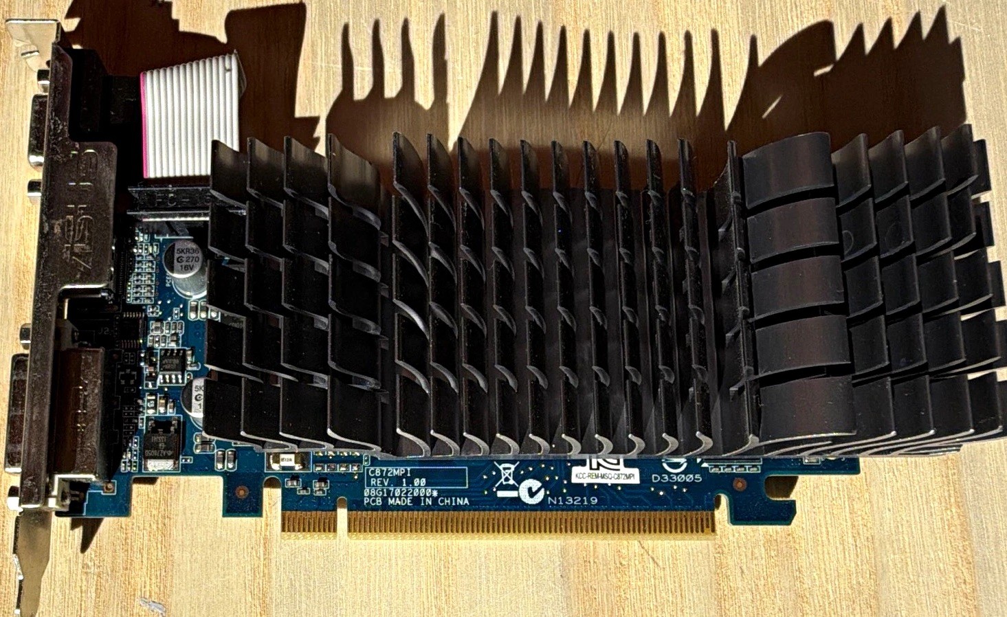 ASUS NVIDIA GeForce 210 1GB DDR3 SFF PCIe x16 DVI/HDMI DX10.1. READ DETAILS