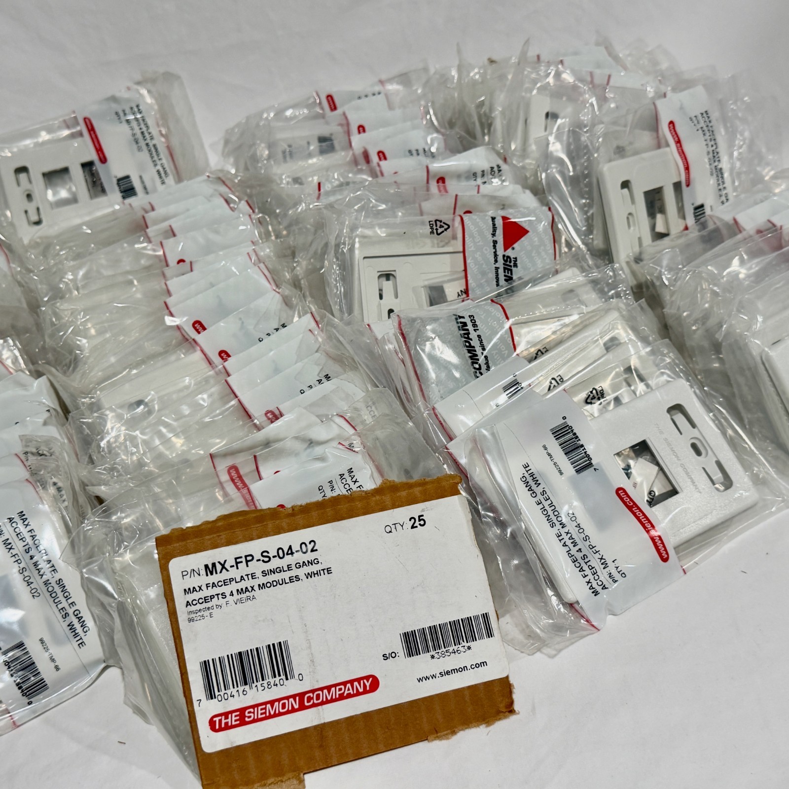 Siemon Max Faceplate, Single, 4 Max Modules, White MX-FP-S-04-02 - LOT OF 100