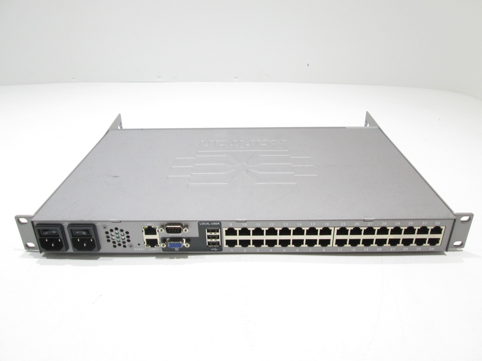 (1) Raritan KX2-232 DKX2-232 32 Port KVM over IP Switch