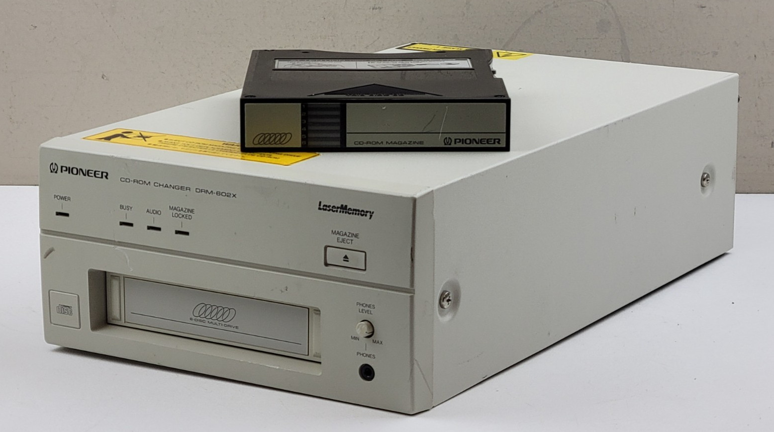 Vintage Computing Pioneer DRM-602X External CD-ROM Changer 6-Disc CD Changer