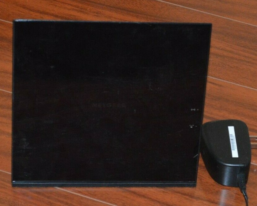 Netgear AC1450 Smart Dual Band 2.4GHZ 5GHZ Gigabit Wireless Router with DD-WRT