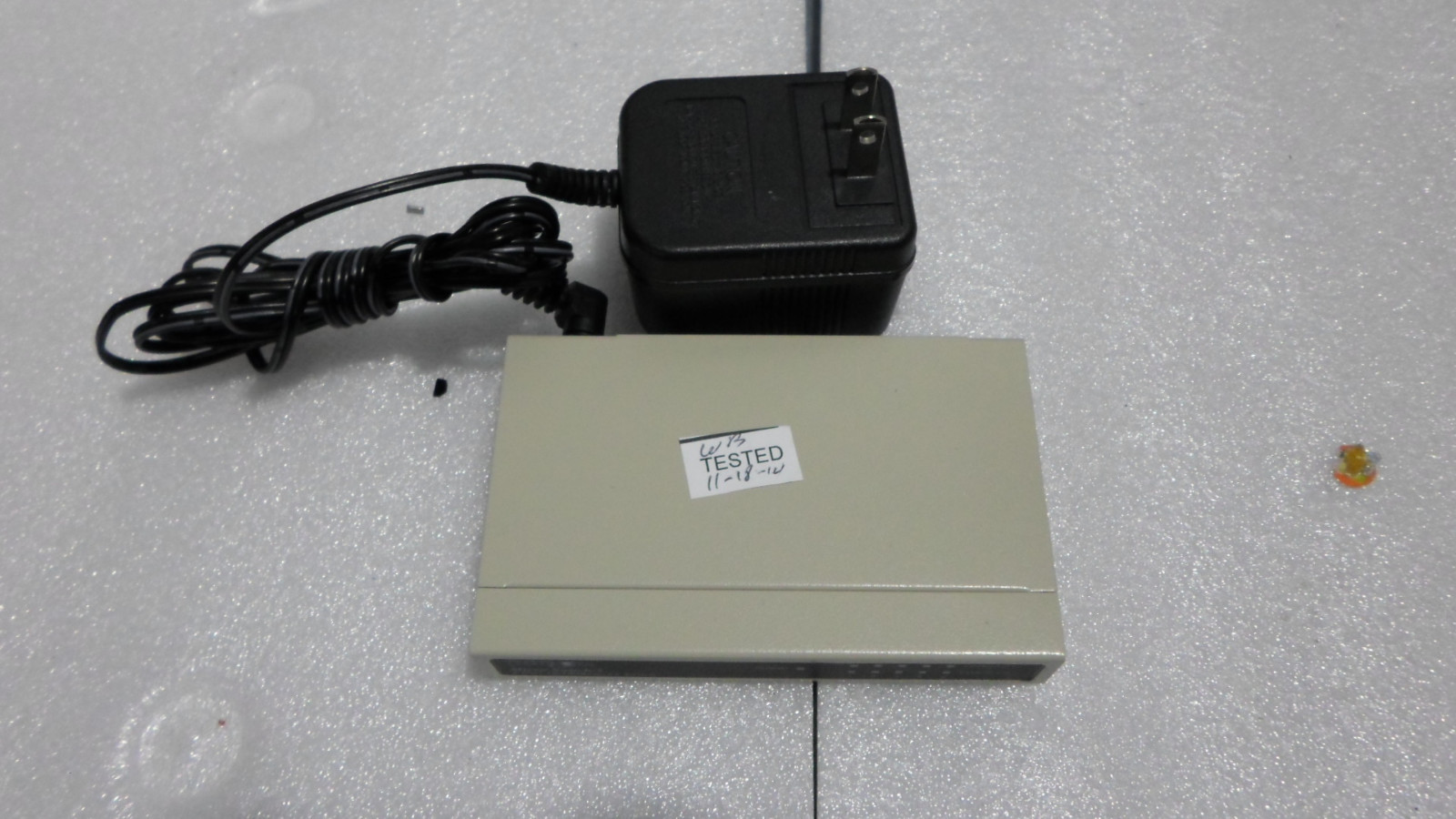 UNICOM FEP-32005T-1 MICRO-SWITCH-5 5-PORT 10/100BASE-TX SWITCH USED &TESTED