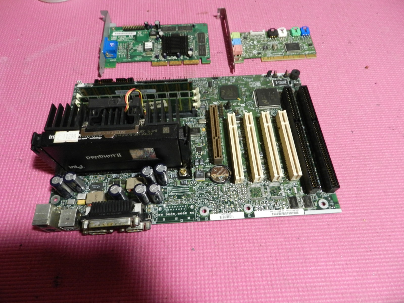 GATEWAY 691172-308 MOTHERBOARD w/ PII266/192mb RAM/RIVA TNT2 AGP/SB PCI combo