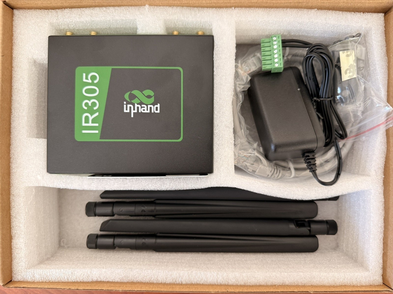 inhand IR305 Industrial Cellular Router LTE 4G wifi New Open Box