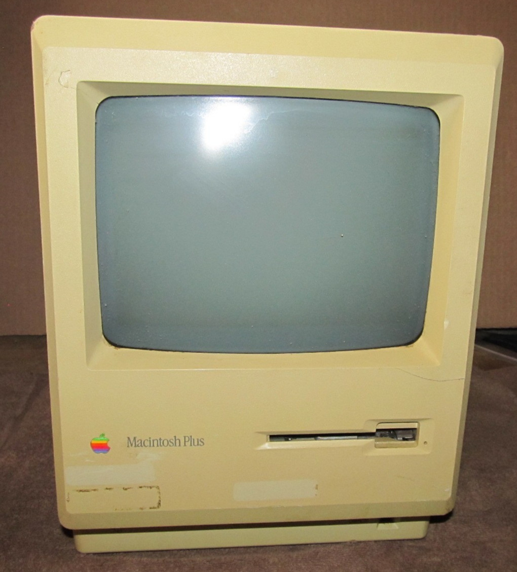 Vintage Apple Macintosh Plus 1 Mb. M0001A Computer