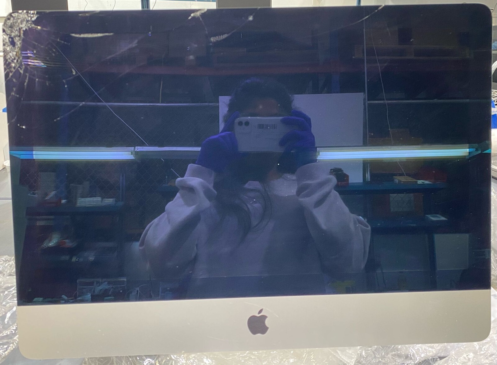 Apple iMac 2019 Retina 4K 21.5'' (Core i3, 1TB, 8GB RAM) - Fully Functional