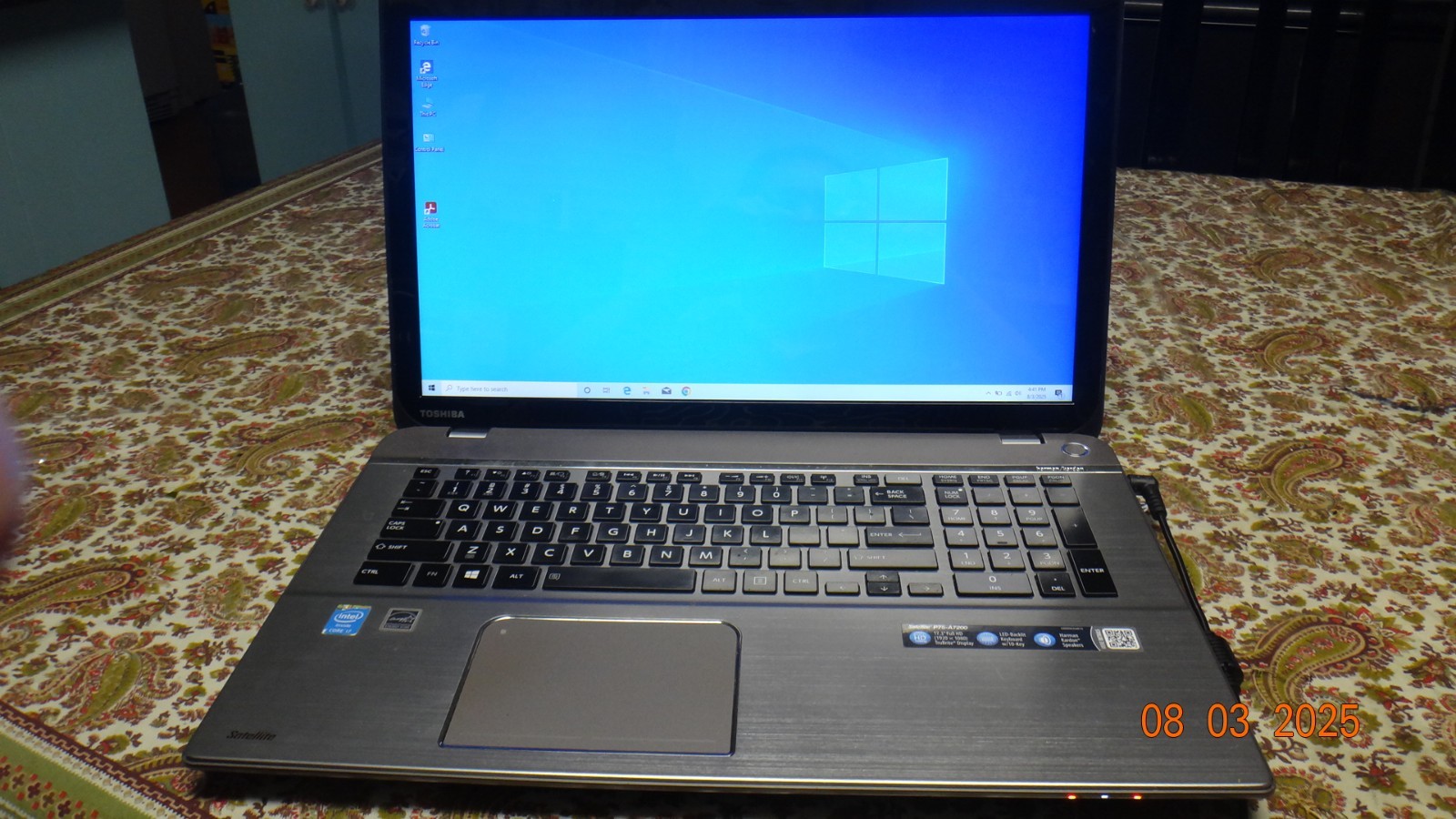Toshiba satellite P75-A7200, 17.3", I7, 16GB, 1TB, windows10, good laptop
